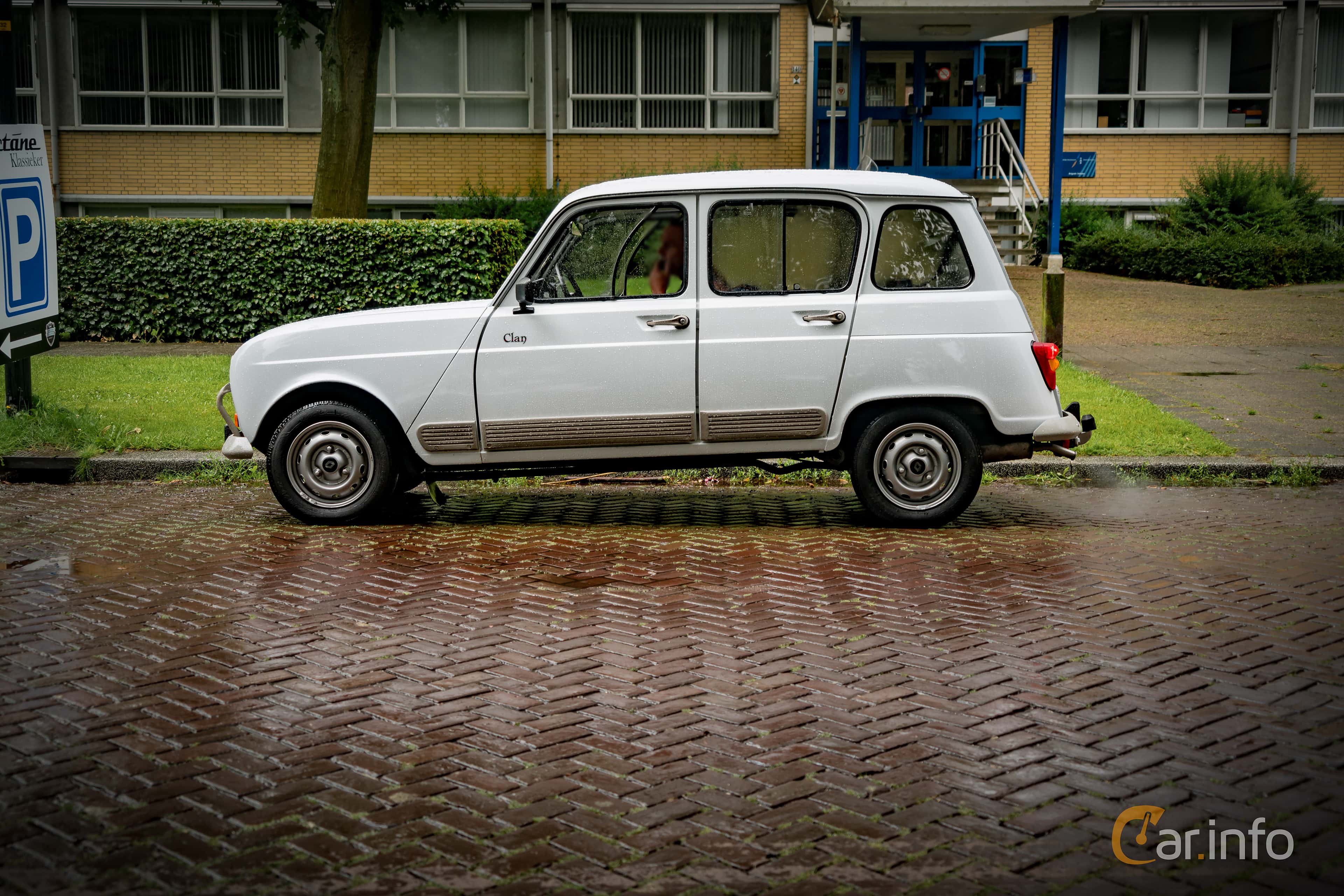 Renault 4 GTL 1st Generation