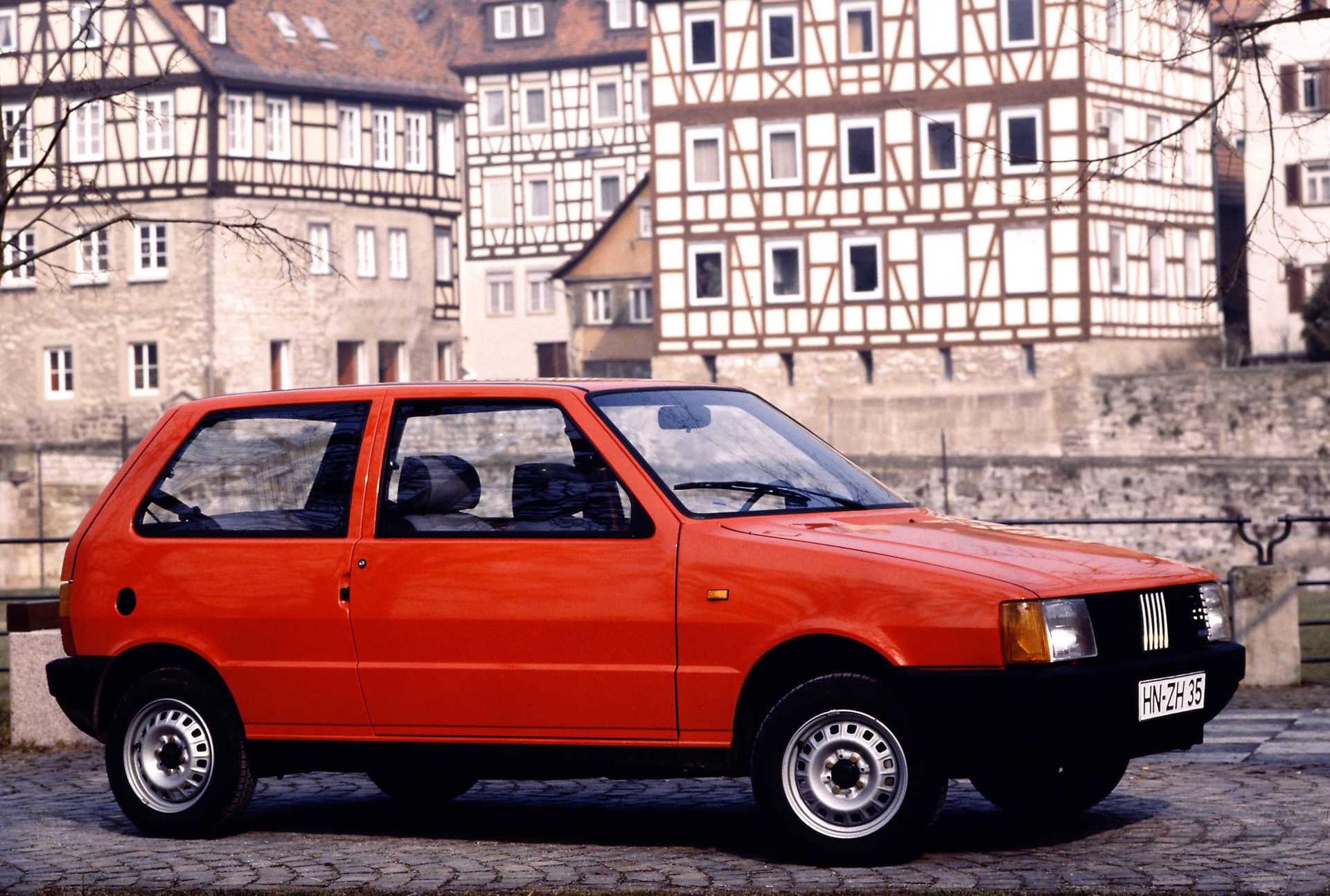 Fiat Uno 3-door 1.3 D Manual, 45hp, 1988
