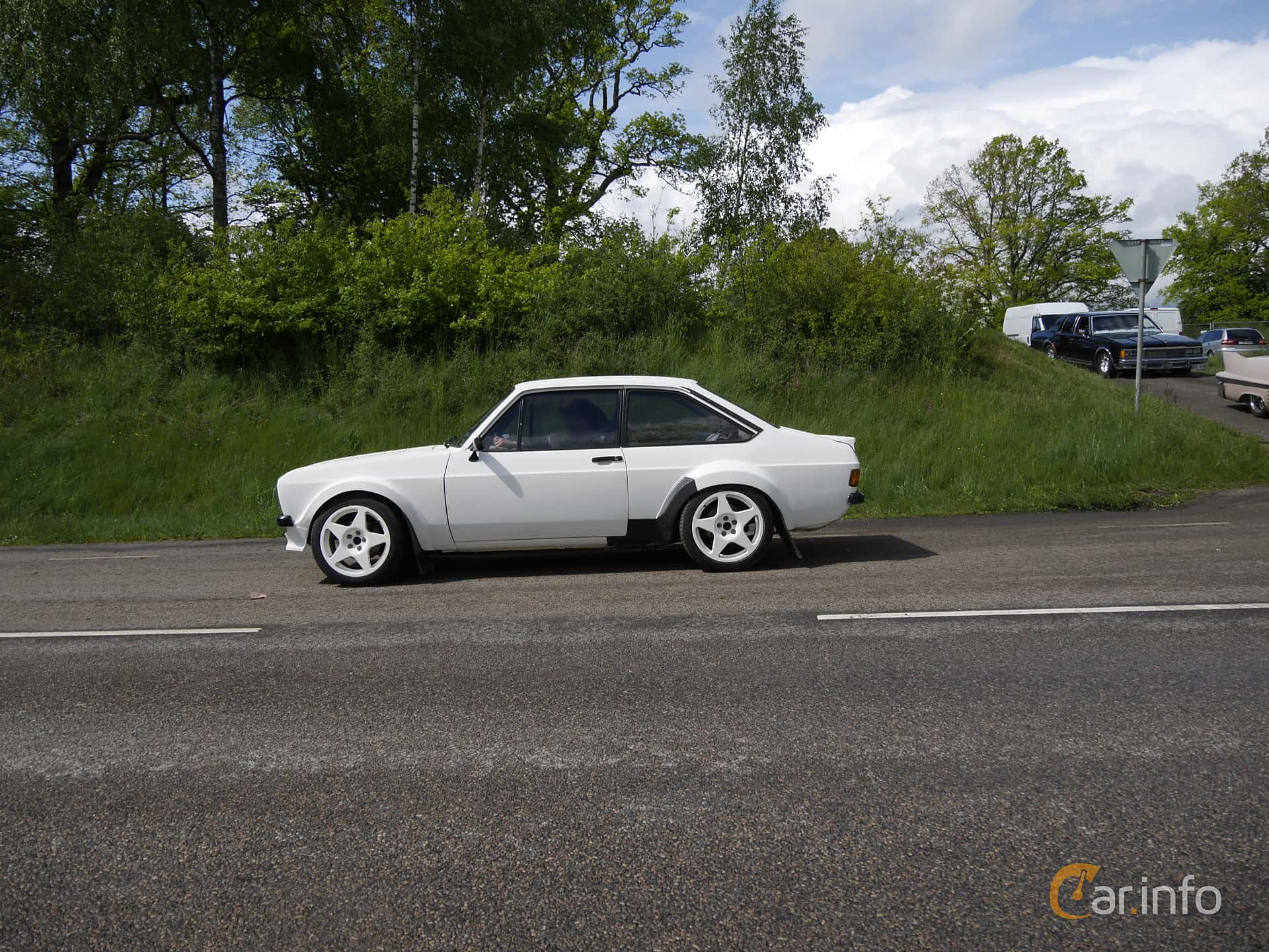 Ford Escort 2-door Sedan 1.3 Manual, 71hp, 1977