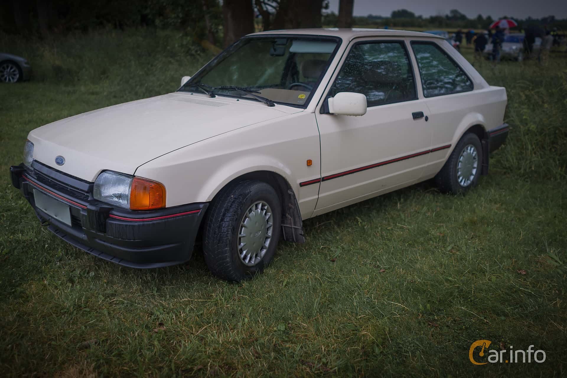 Ford Escort 3-door Hatchback 1.6  CVT, 90hp, 1990