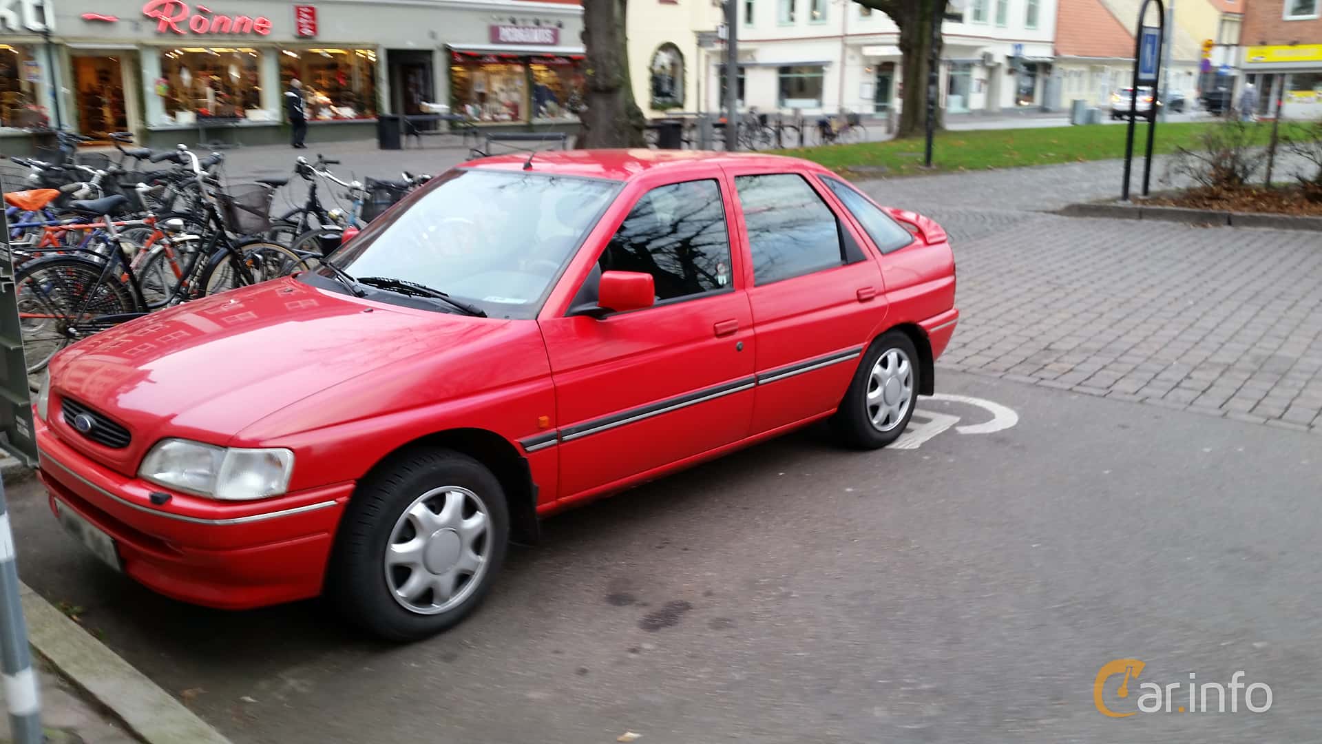 Ford Escort 5-door 1.8 Manual, 105hp, 1994