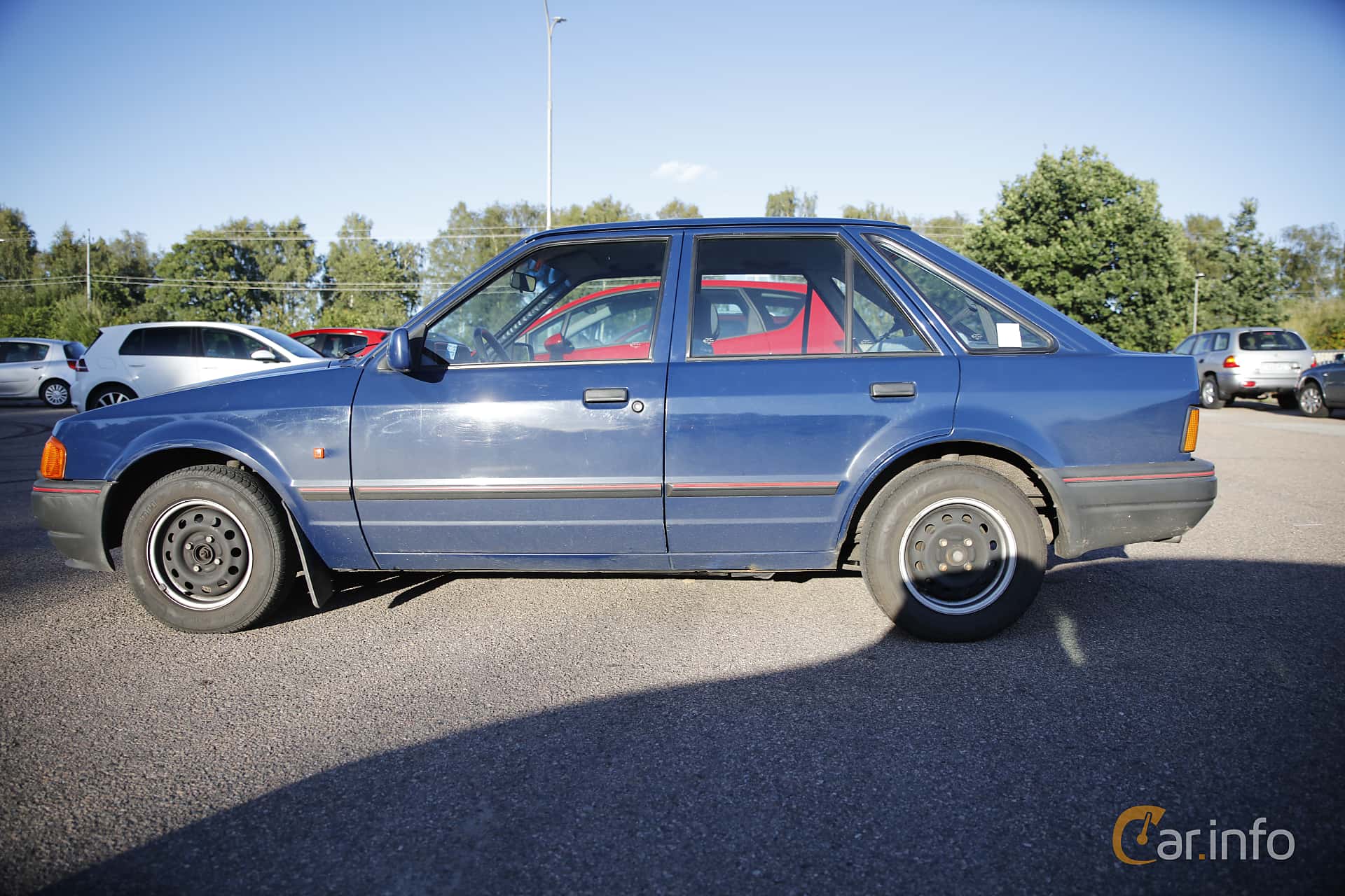 Ford Escort 5-door Hatchback 1.3 Manual, 63hp, 1990