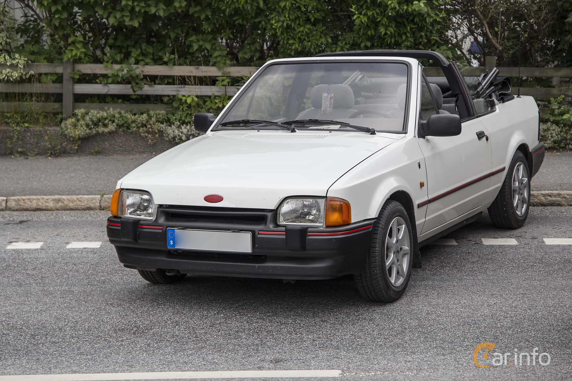 Ford Escort Cabriolet 1.6 Manual, 79hp, 1986