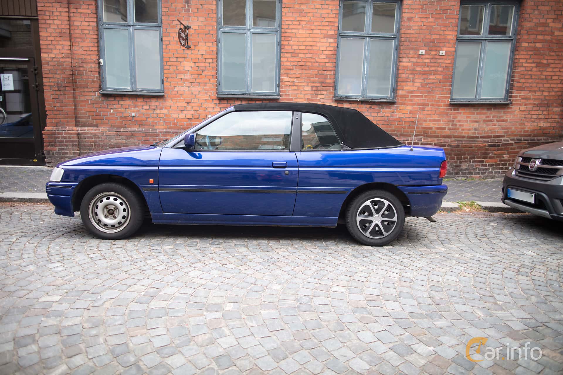 Ford Escort Cabriolet 1.6  Manual, 90hp, 1995