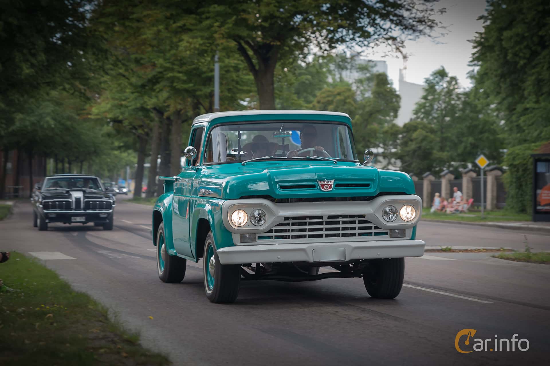 Ford F-Series 4.8 V8 3rd Generation, Automatic, 3-speed