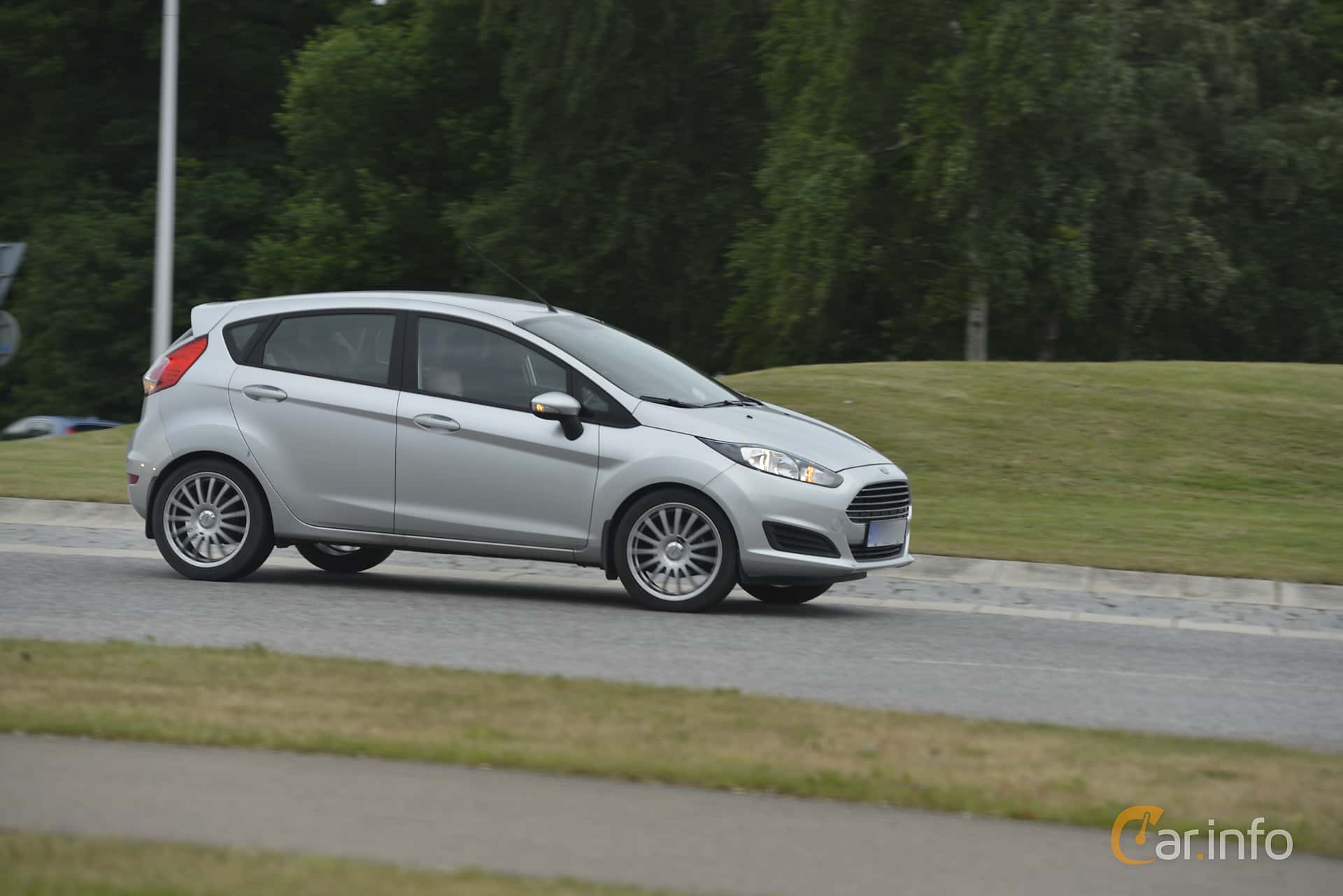 Ford Fiesta 5-door 1.0 Manual, 80hp, 2017