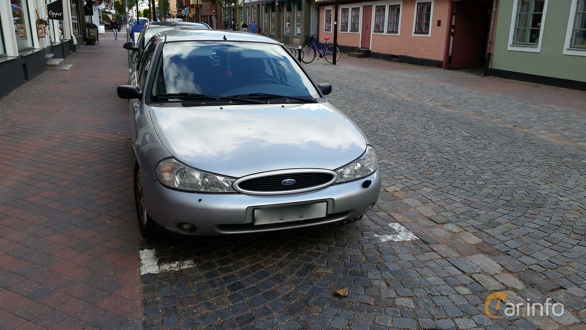 Ford Mondeo Hatchback 2.0 Manual, 130hp, 2000