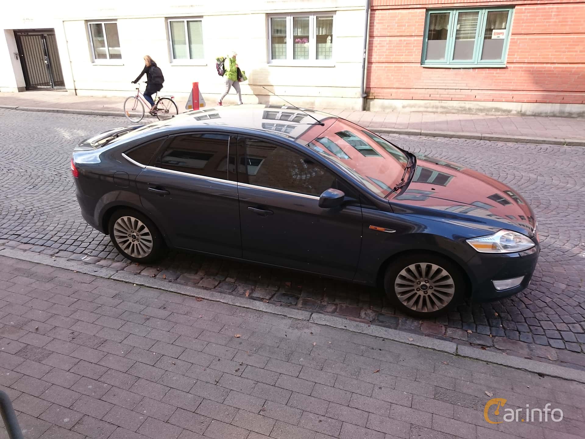 Ford Mondeo Hatchback 2.5 Manual, 220hp, 2011