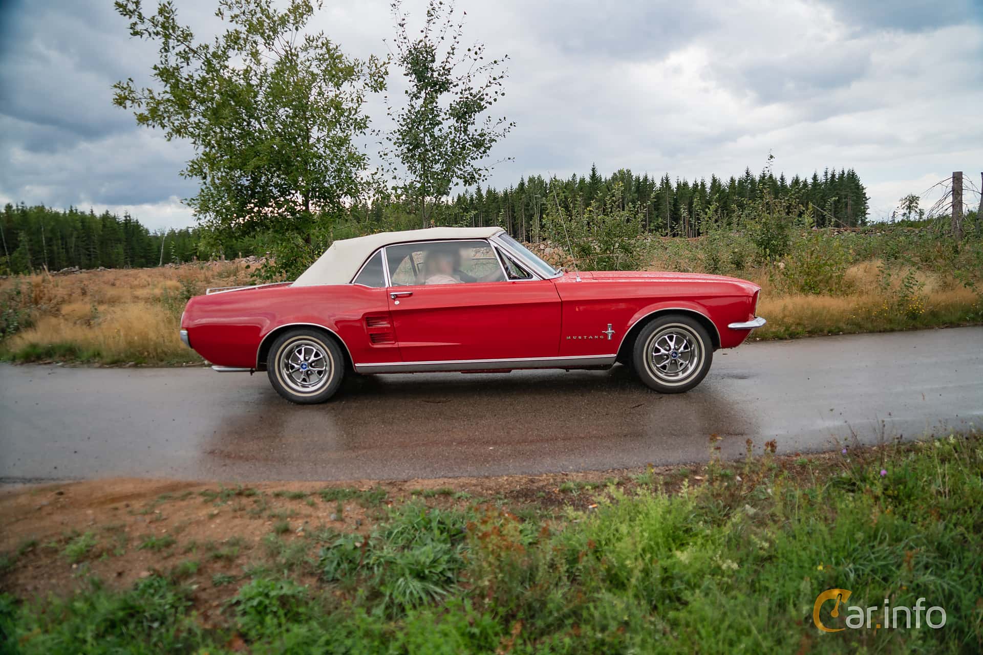 Ford Mustang Convertible 4.7 V8 Manual, 203hp, 1967