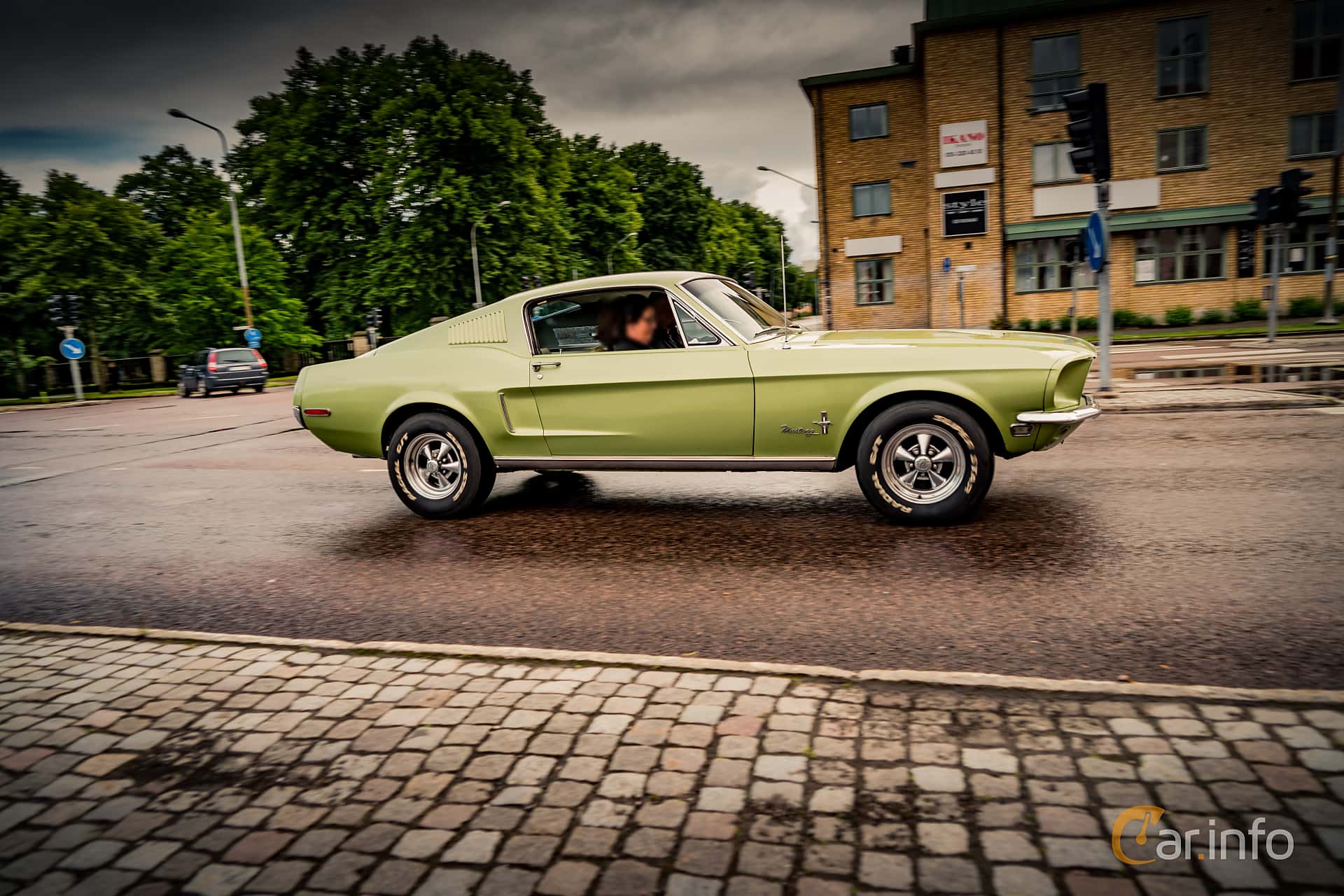 Ford Mustang 4.7 V8 Automatic, 198hp, 1968