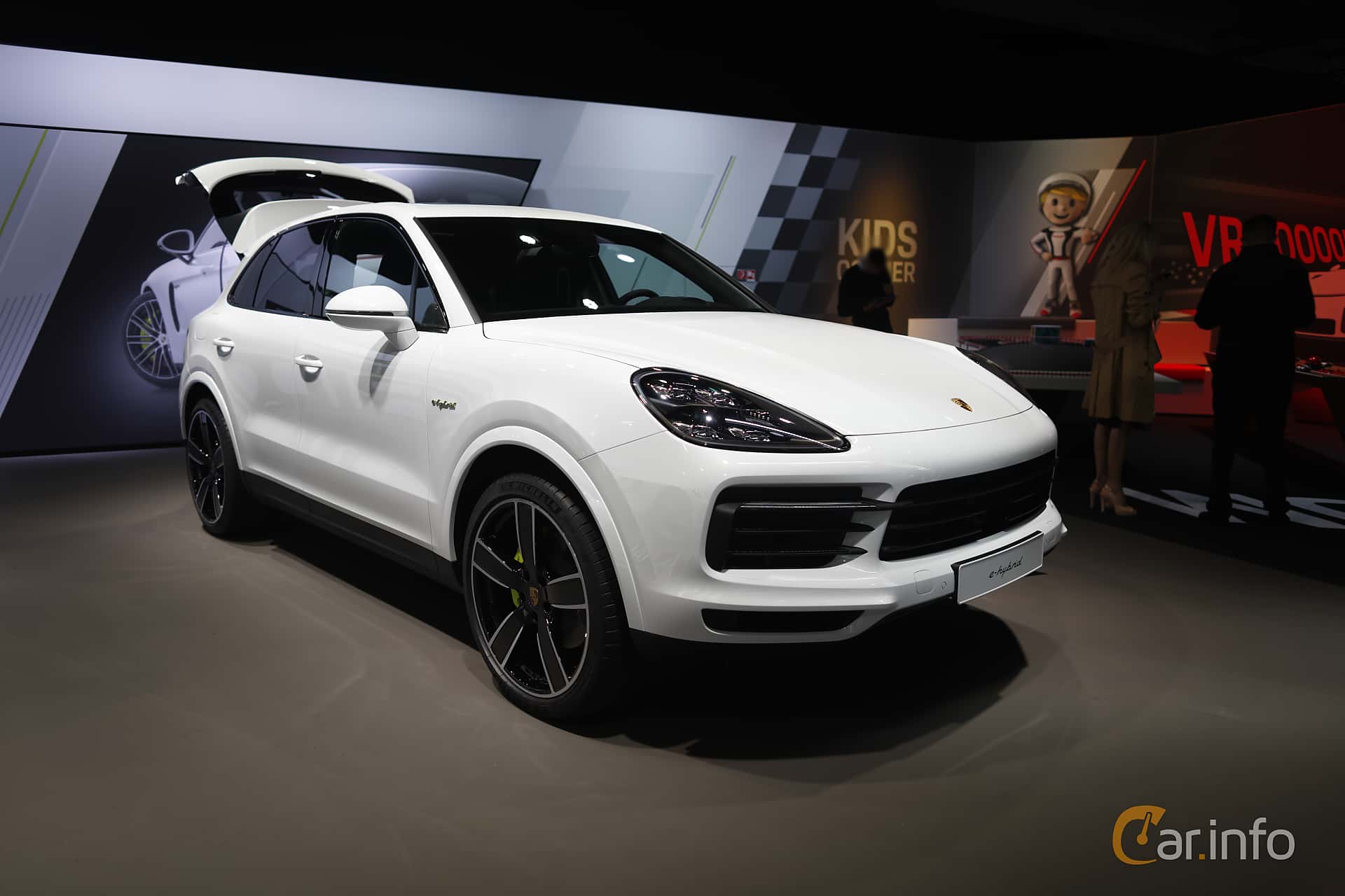 Porsche Cayenne E-Hybrid  TipTronic S, 462hp, 2020