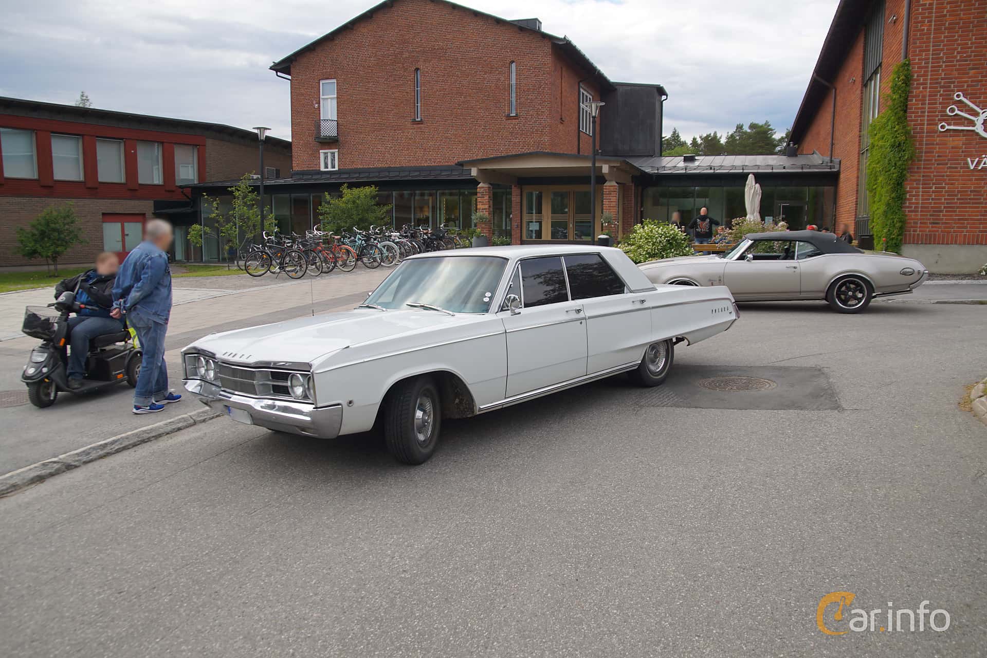Dodge Polara 4-door Hardtop 6.3 V8 TorqueFlite, 329hp, 1967
