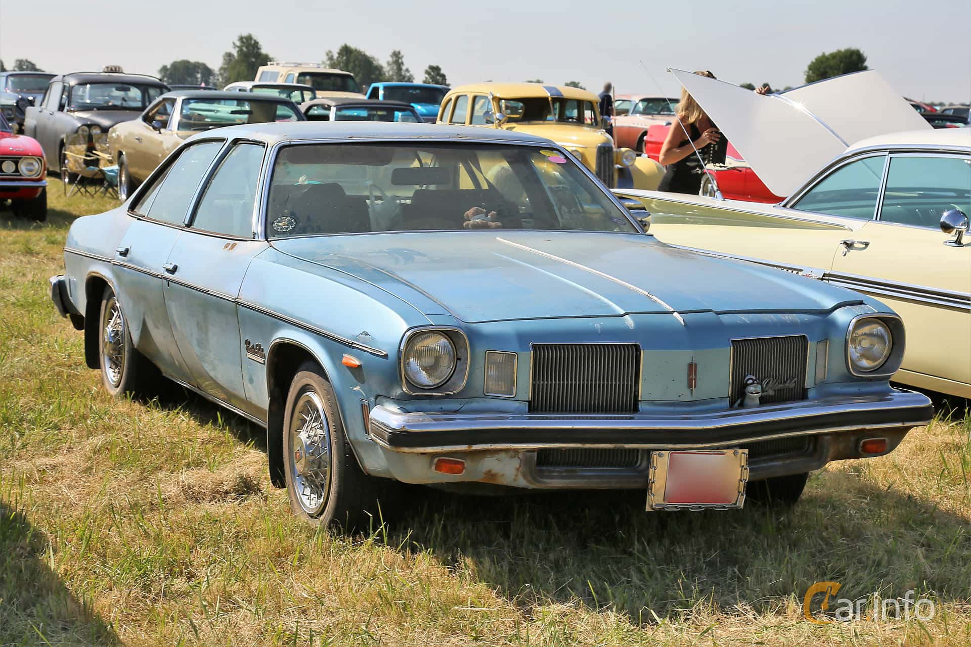 Oldsmobile Cutlass Supreme Collonade Hardtop Sedan 5.7 V8 Hydra-Matic, 183hp, 1973