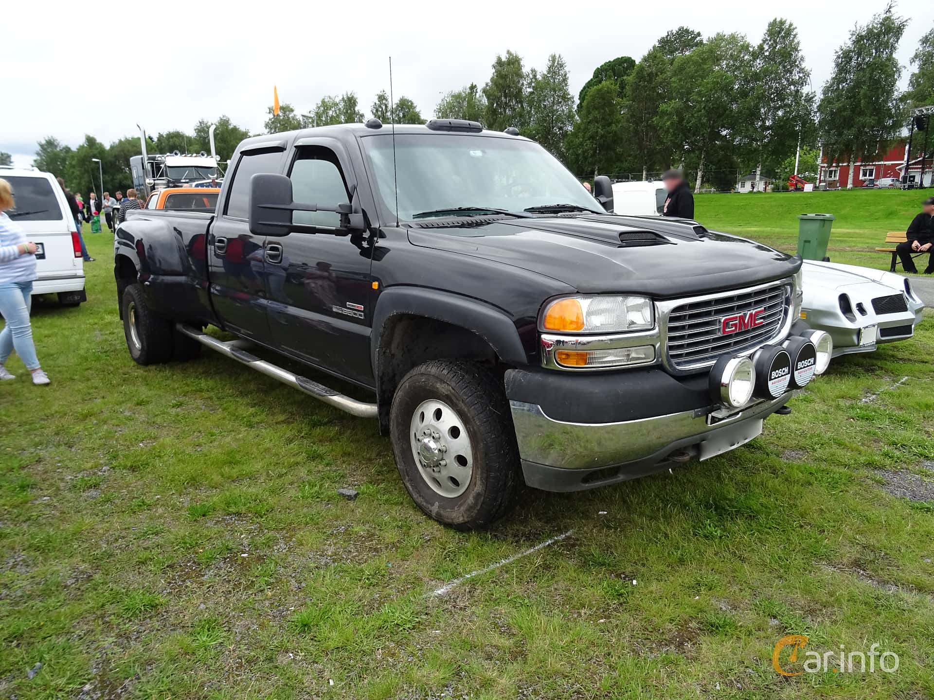 GMC Sierra 3500HD Crew Cab 6.6 V8 4WD Automatic, 305hp, 2004