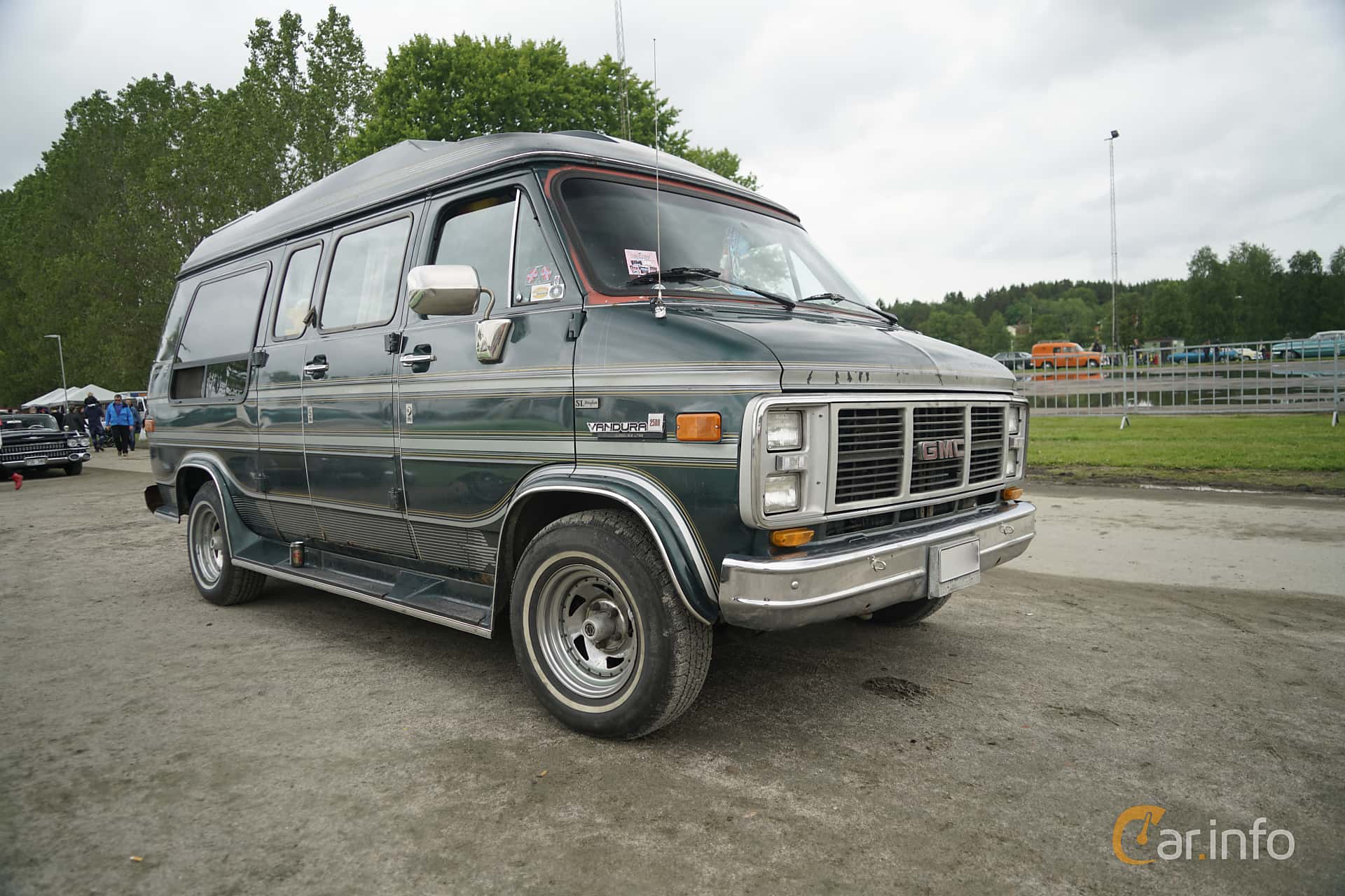 GMC G-Series 6.2 V8 3rd Generation 3rd Facelift