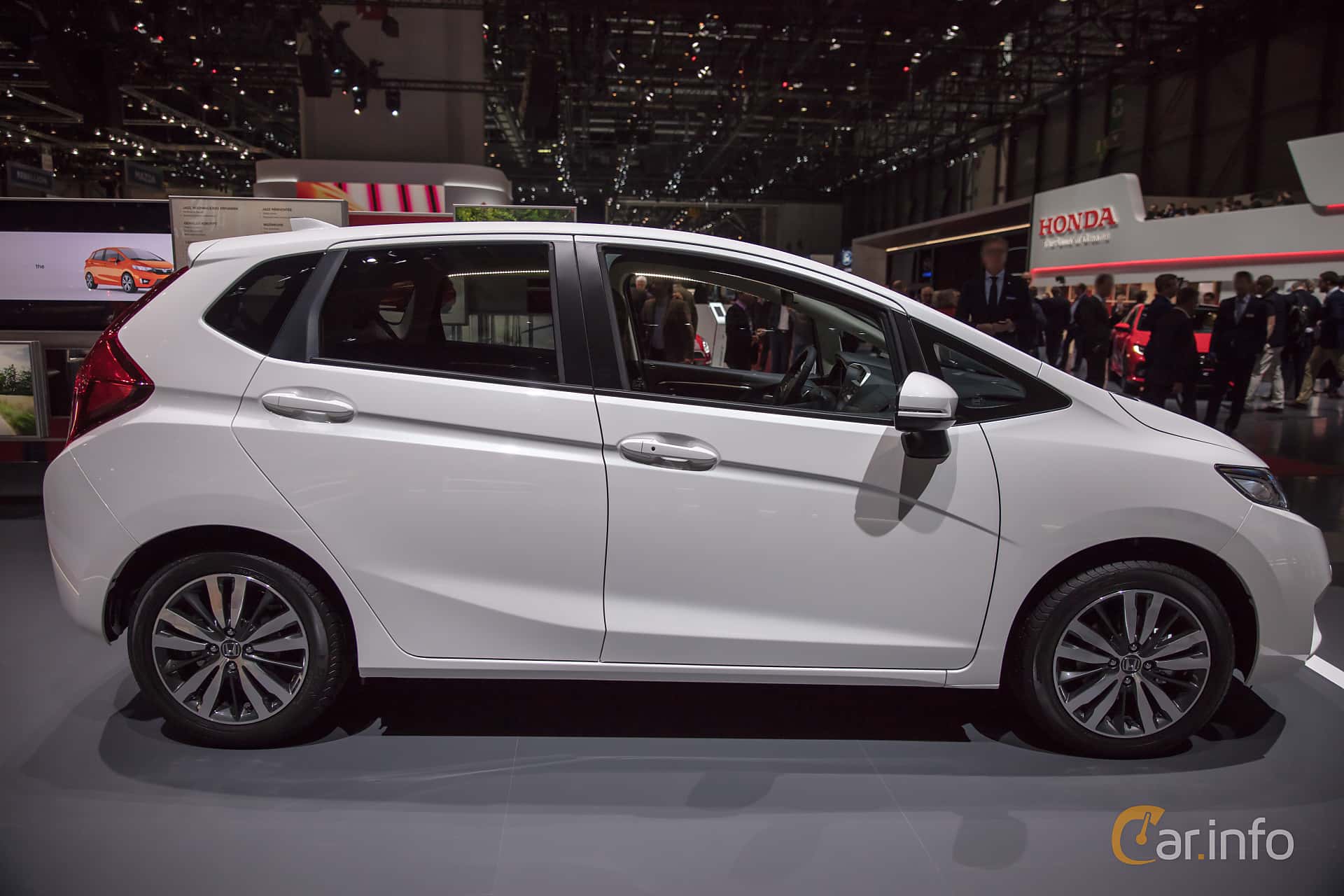 Honda Jazz 1.3 i-VTEC AWD CVT, 102hp, 2017