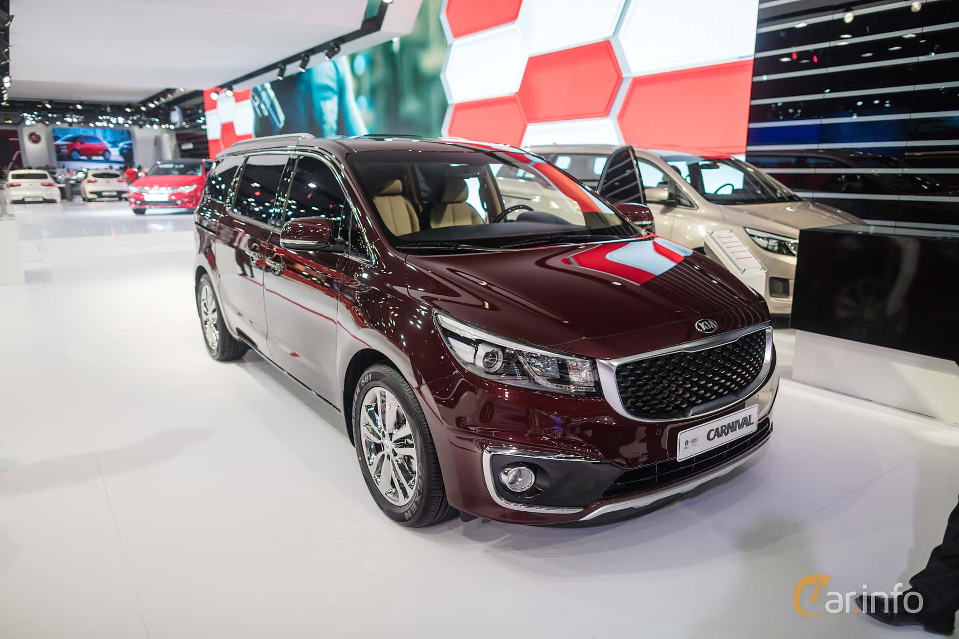 Kia Carnival 3.3 V6 Automatic, 280hp, 2015
