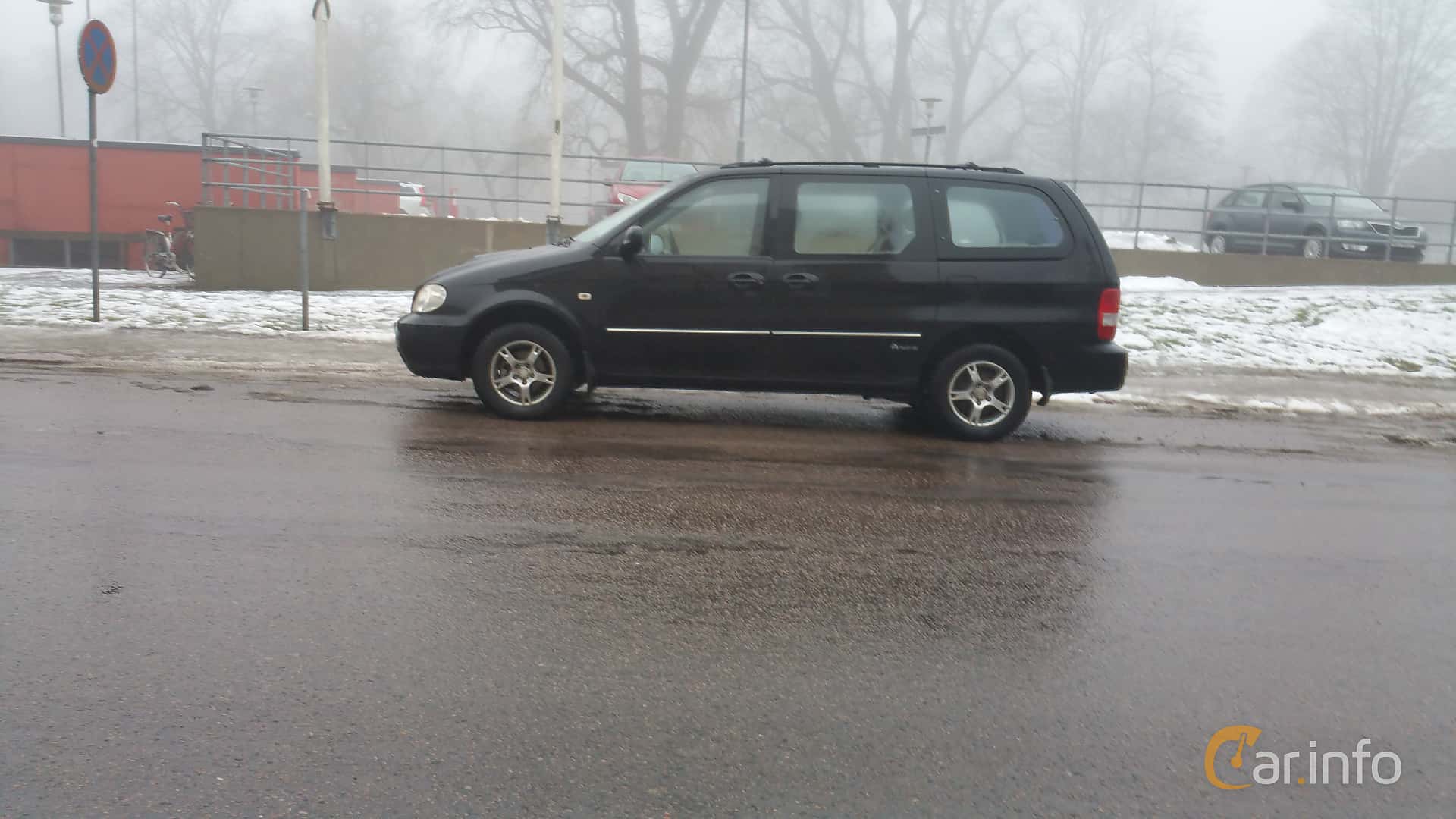 Kia Carnival 3.5 V6 Manual, 198hp, 2005