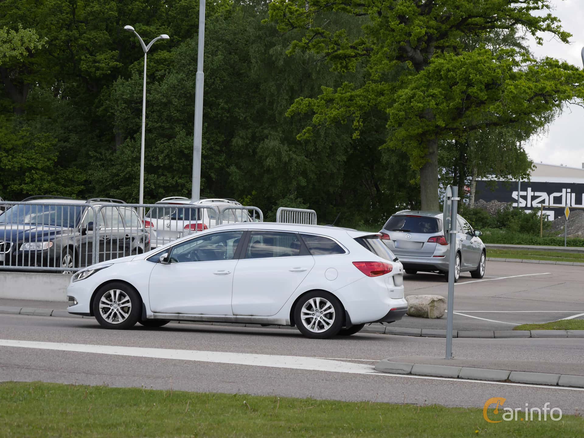 Kia cee'd_sw 1.6 GDI DCT, 135hp, 2015