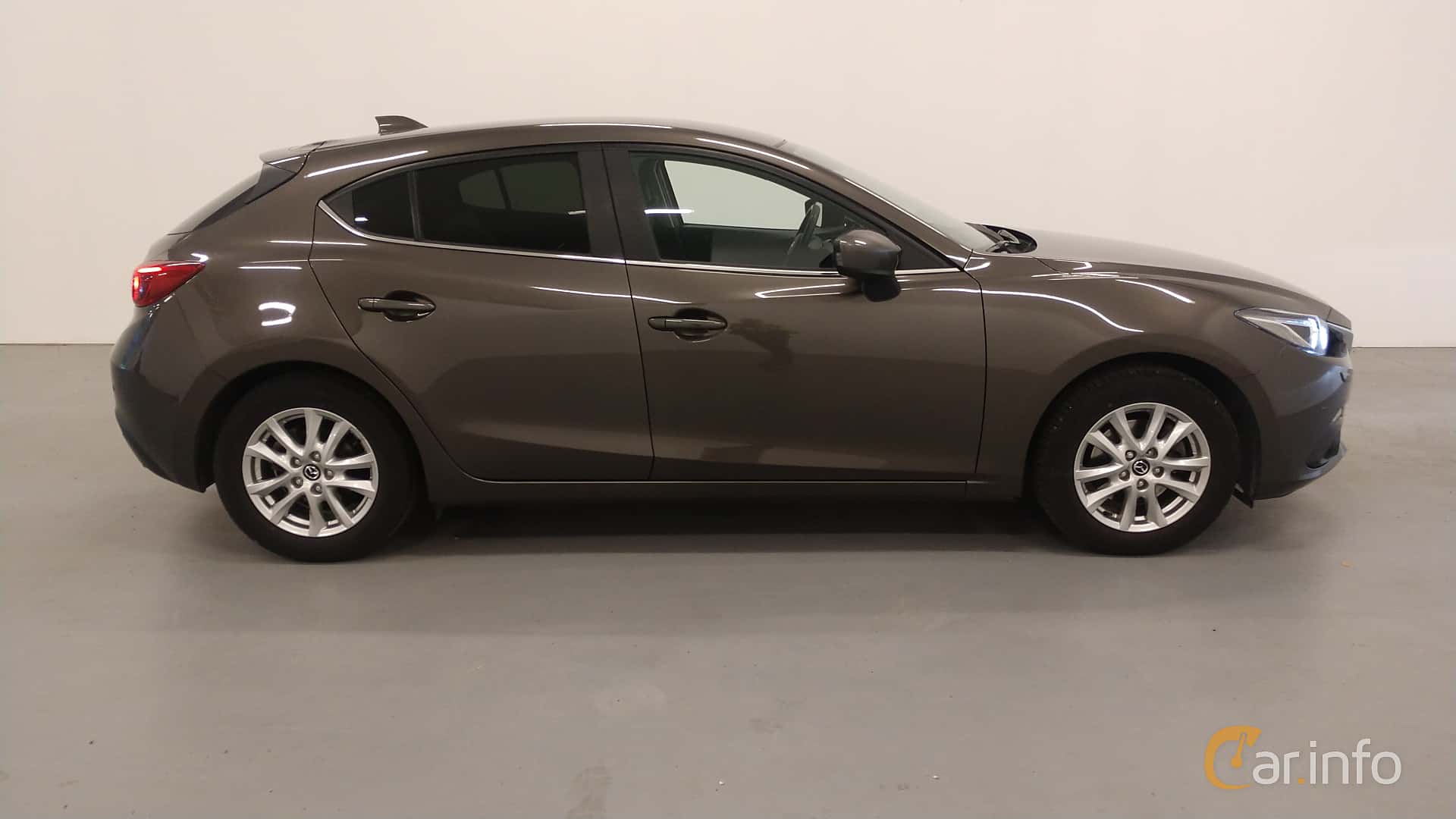 Mazda 3 Sport 2.0 SKYACTIV-G Automatic, 120hp, 2015