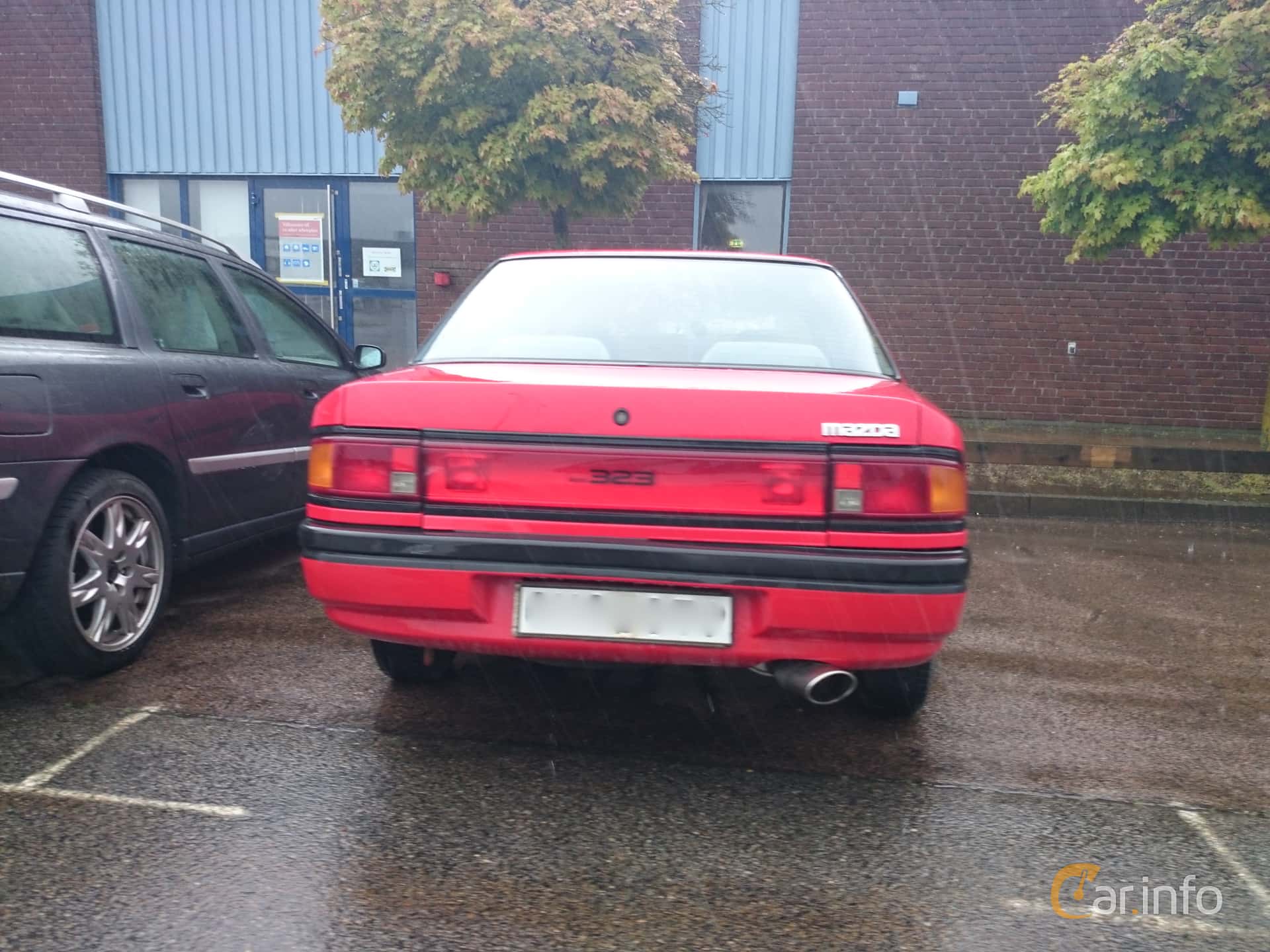 Mazda 323 Sedan 1.6 Manual, 88hp, 1991