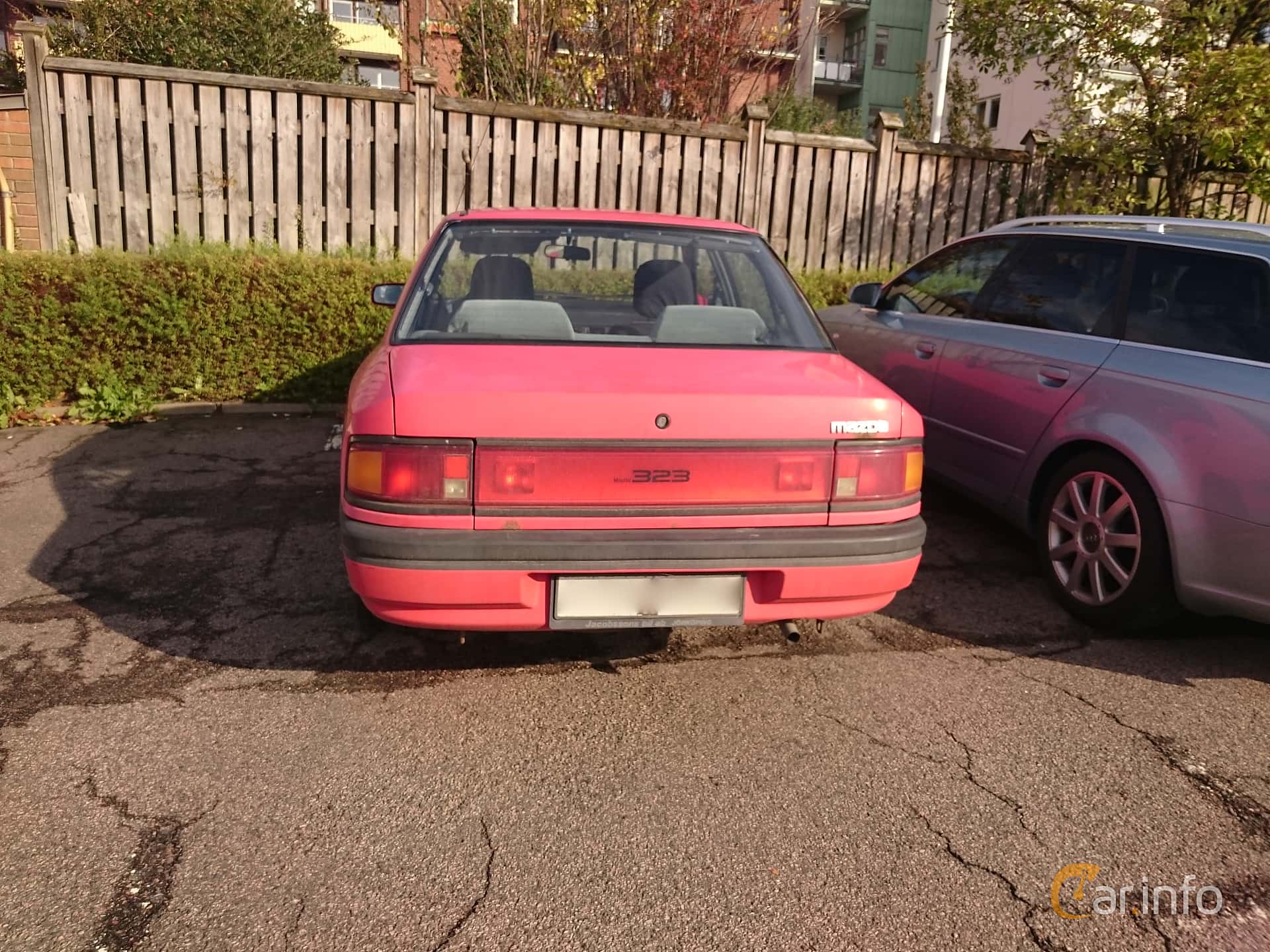 Mazda 323 Sedan 1.8 Manual, 103hp, 1991