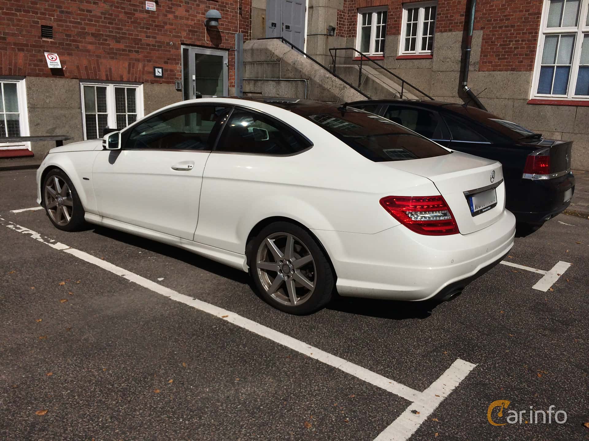 Mercedes-Benz C 180 Coupé BlueEFFICIENCY  7G-Tronic Plus, 156hp, 2012