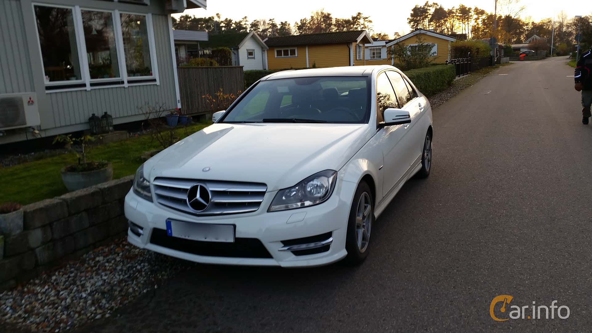 Mercedes-Benz C 180 BlueEFFICIENCY  156hp, 2011