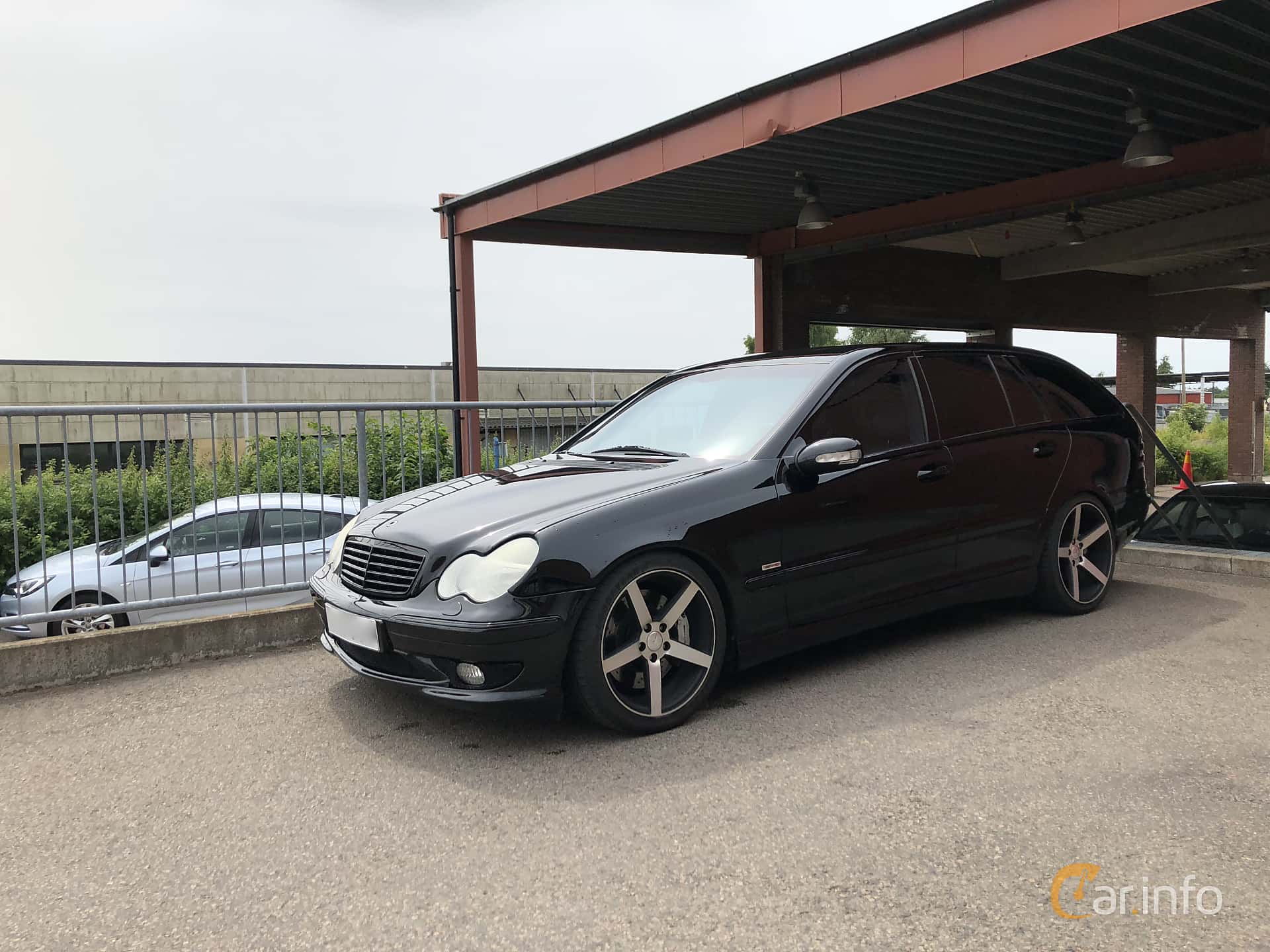 Mercedes-Benz C 32 T AMG  Automatic, 354hp, 2001