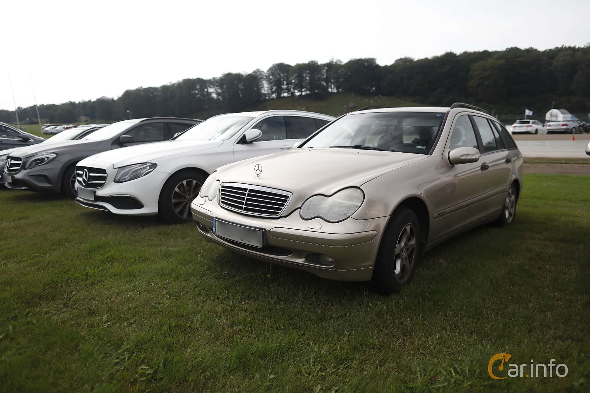 Mercedes-Benz C 180 T  129hp, 2001