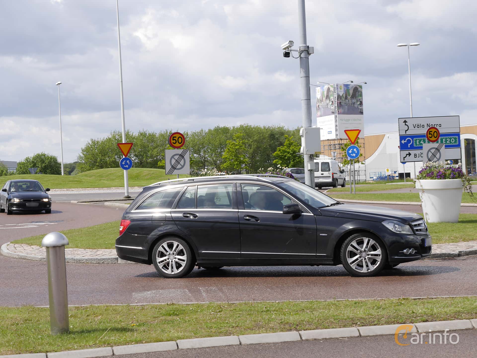 Mercedes-Benz C 180 T BlueEFFICIENCY  156hp, 2012