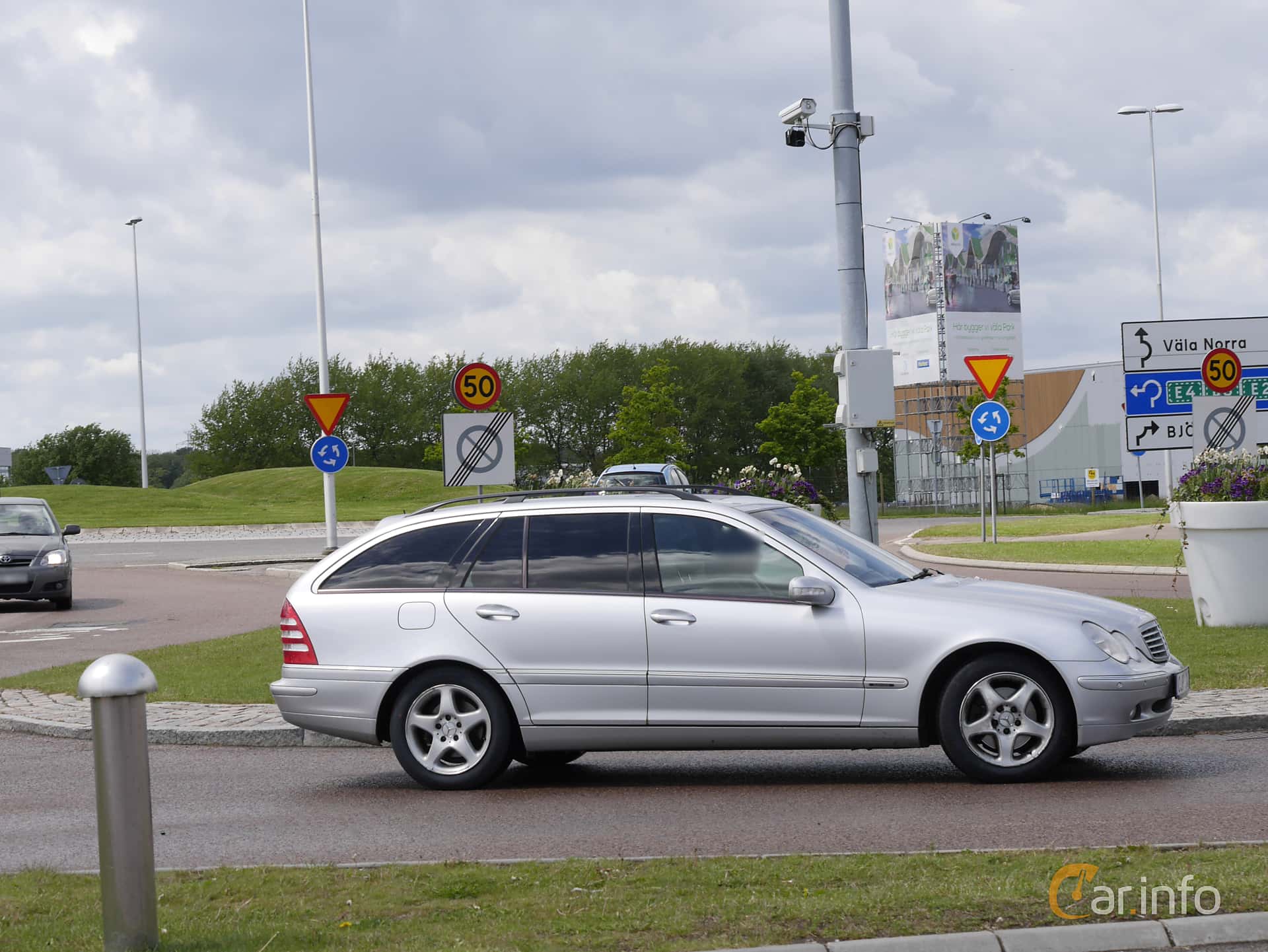Mercedes-Benz C 320 T  Automatic, 218hp, 2004