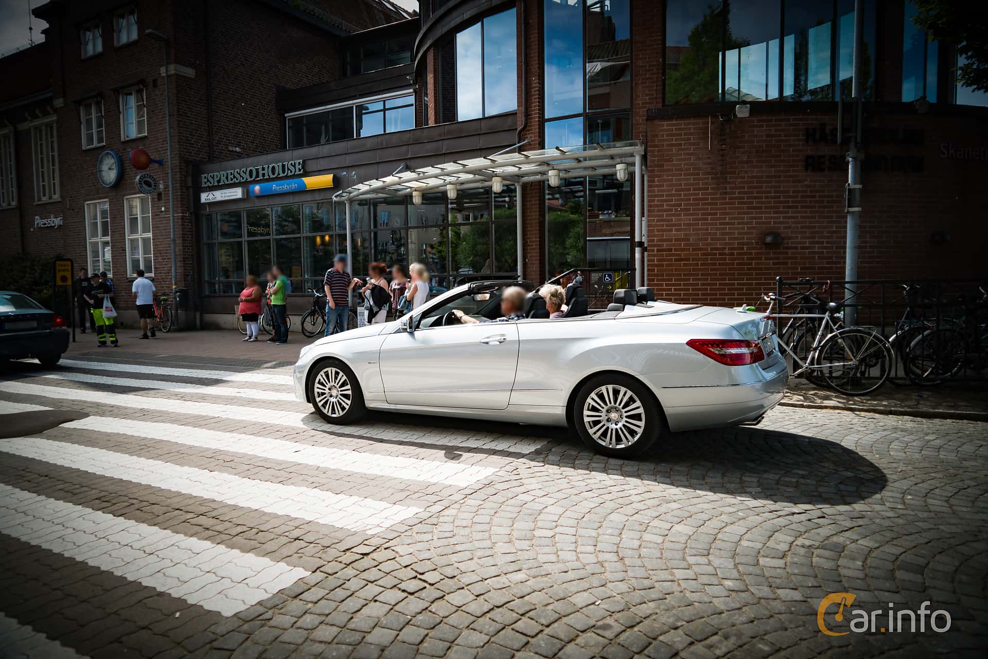 Mercedes-Benz E 350 Cabriolet CGI BlueEFFICIENCY  7G-Tronic, 292hp, 2011