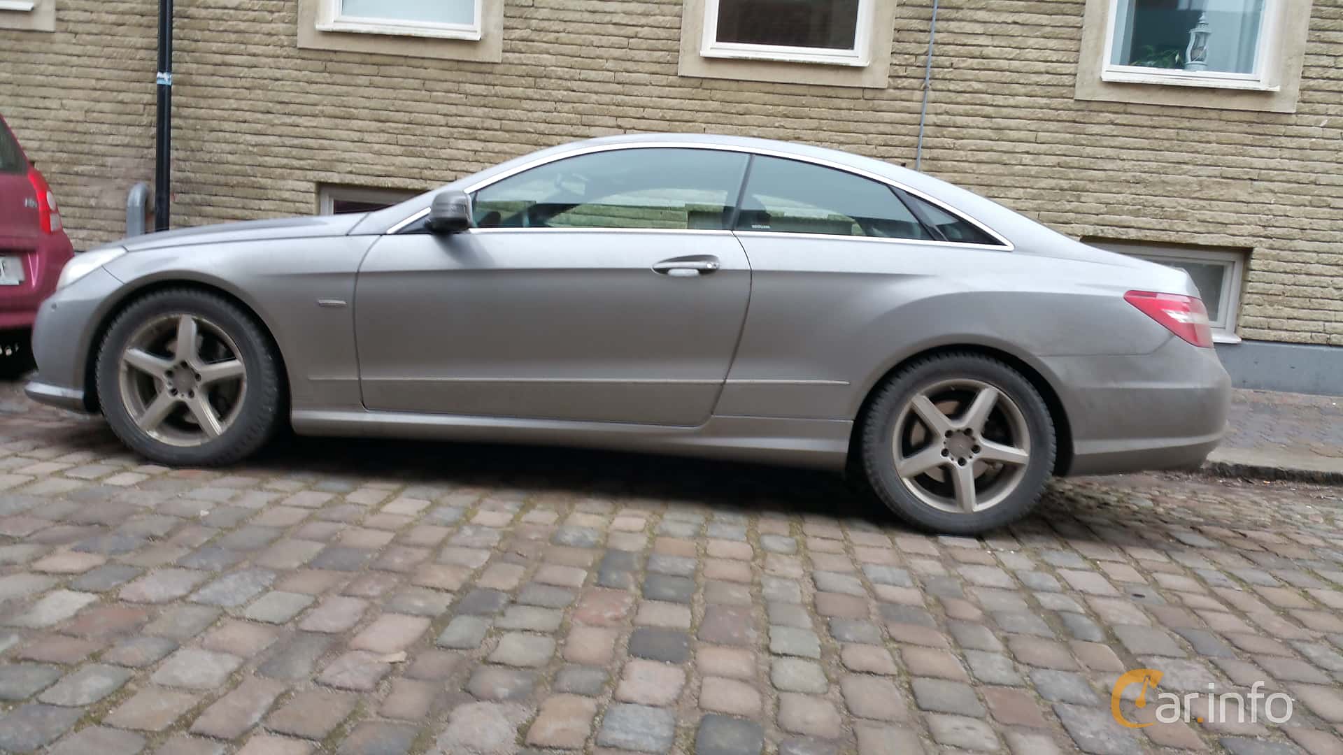 Mercedes-Benz E 220 CDI Coupé BlueEFFICIENCY  170hp, 2011