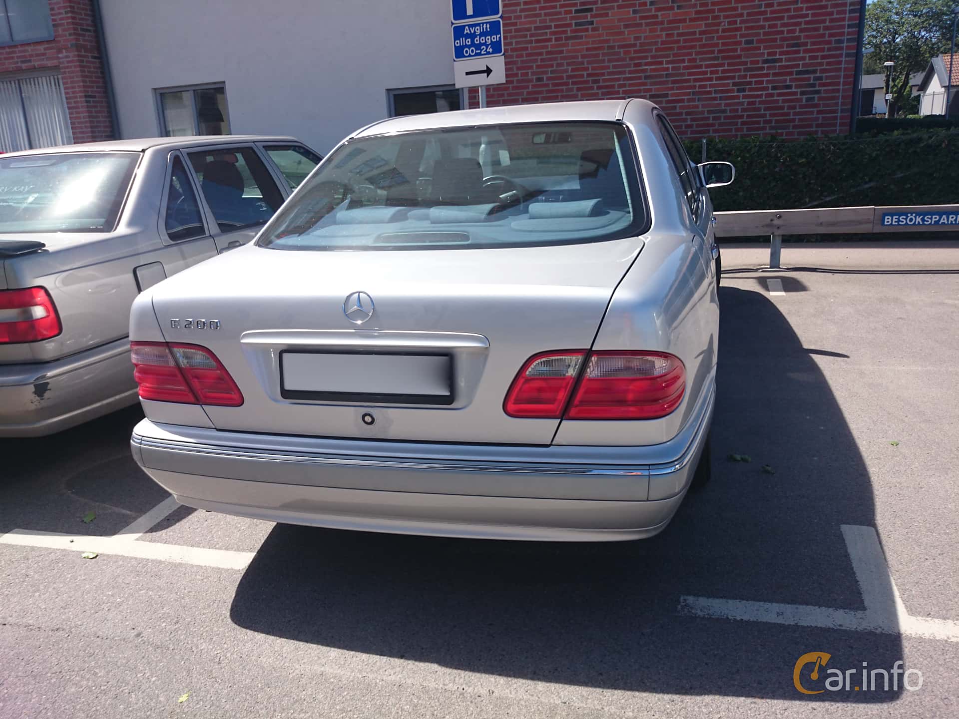 Mercedes-Benz E 200  Automatic, 136hp, 2000