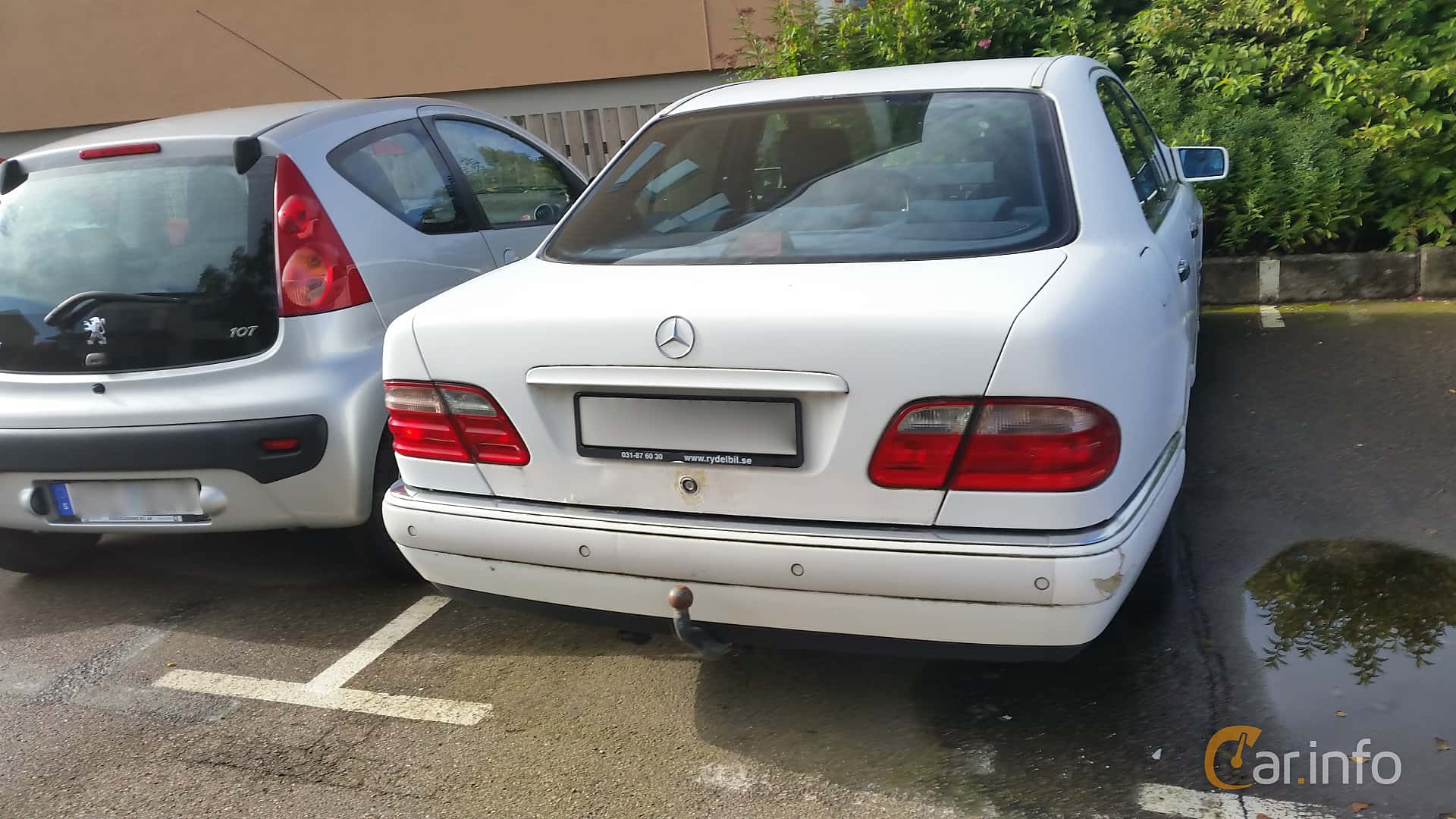 Mercedes-Benz E 200  Automatic, 136hp, 1997