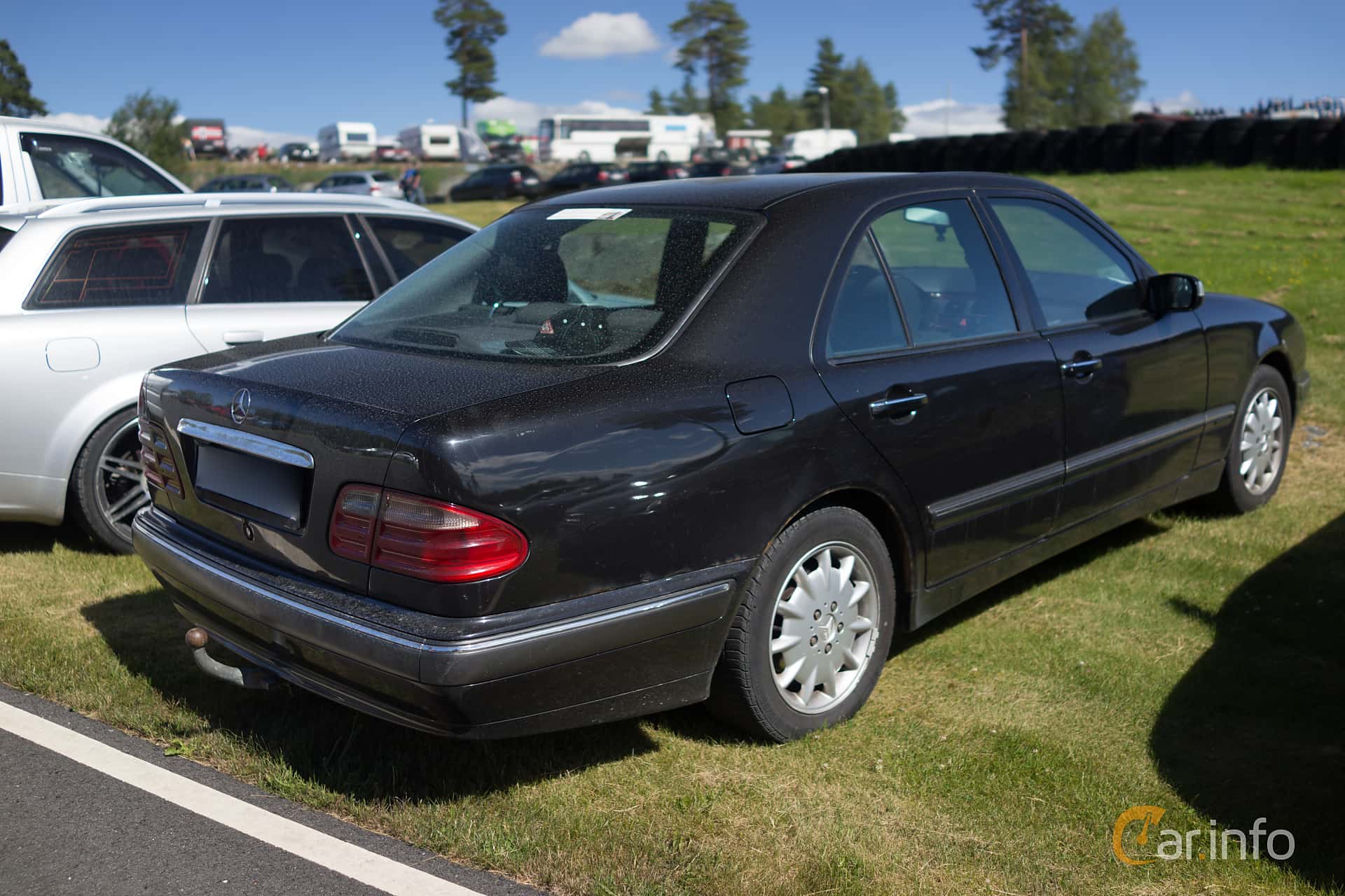 Mercedes-Benz E 220 CDI  143hp, 2002