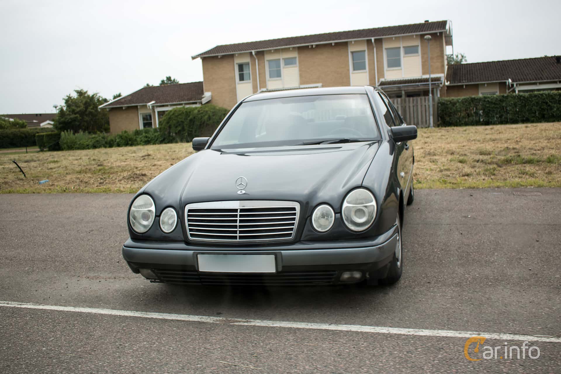 Mercedes-Benz E 230  Manual, 150hp, 1996