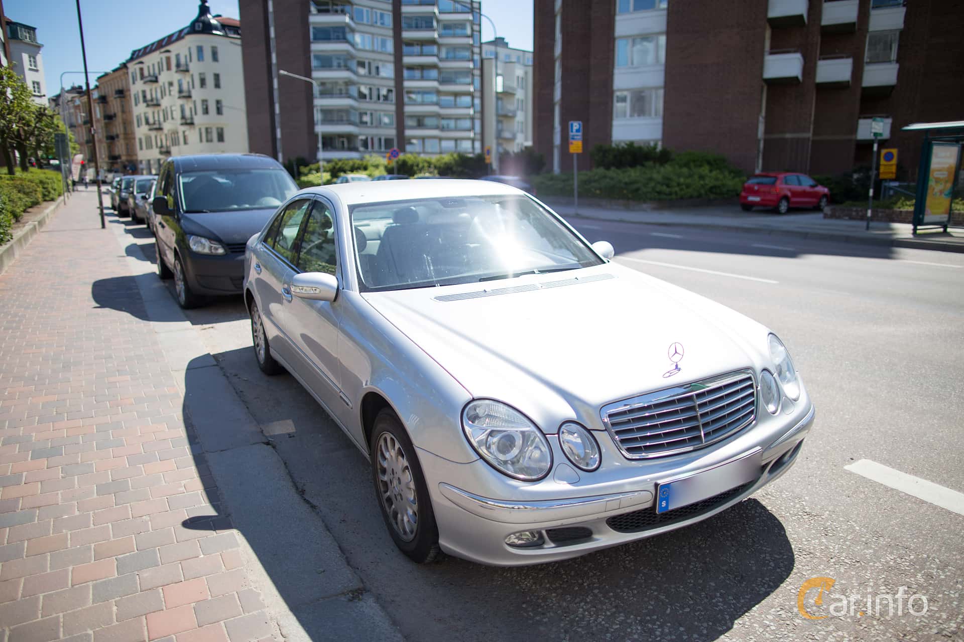 Mercedes-Benz E 240  Manual, 177hp, 2005