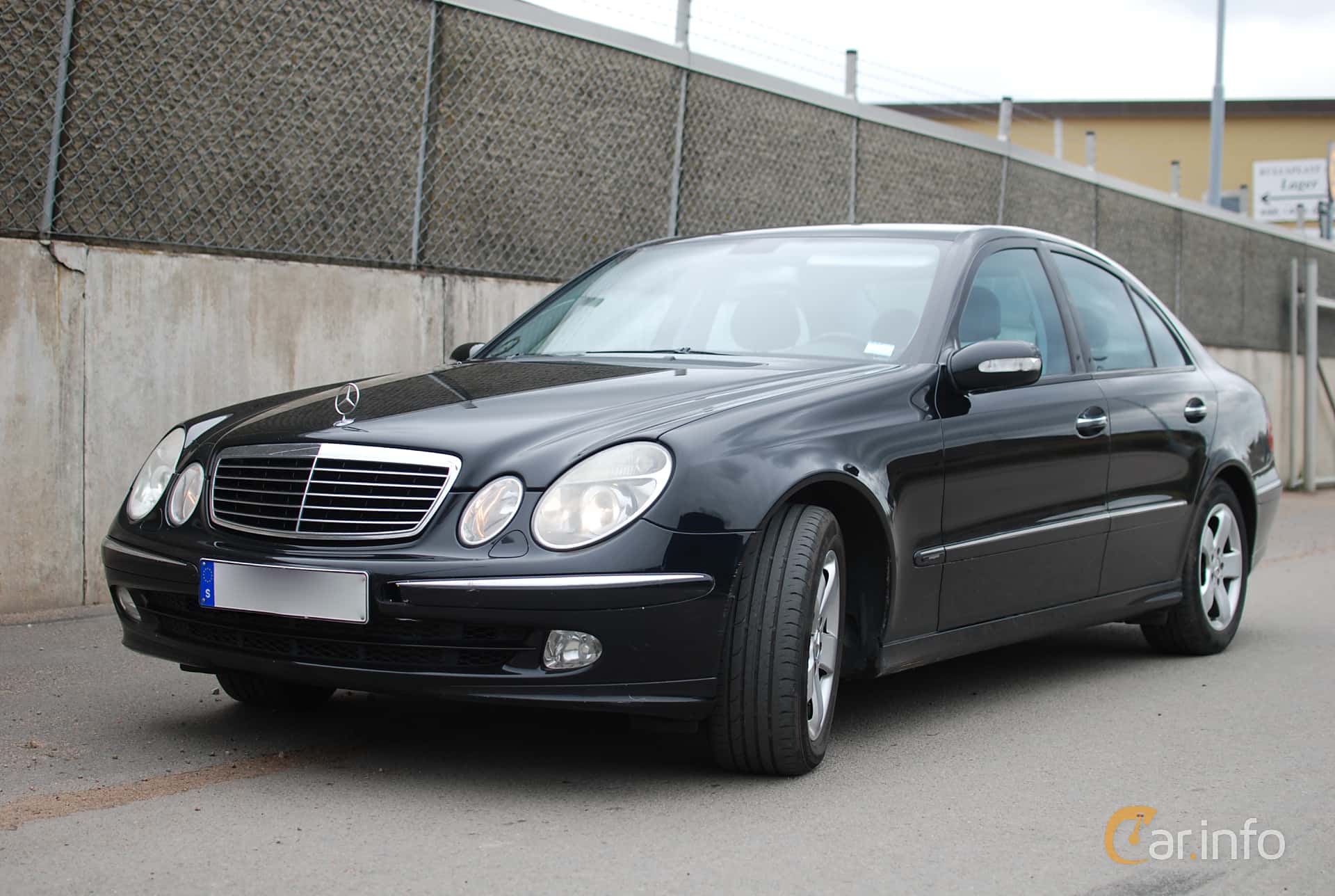 Mercedes-Benz E 270 CDI  5G-Tronic, 177hp, 2002