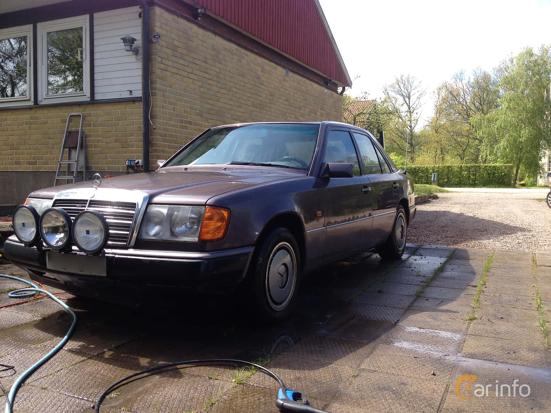 Mercedes-Benz 200 D  4G-Tronic, 75hp, 1993