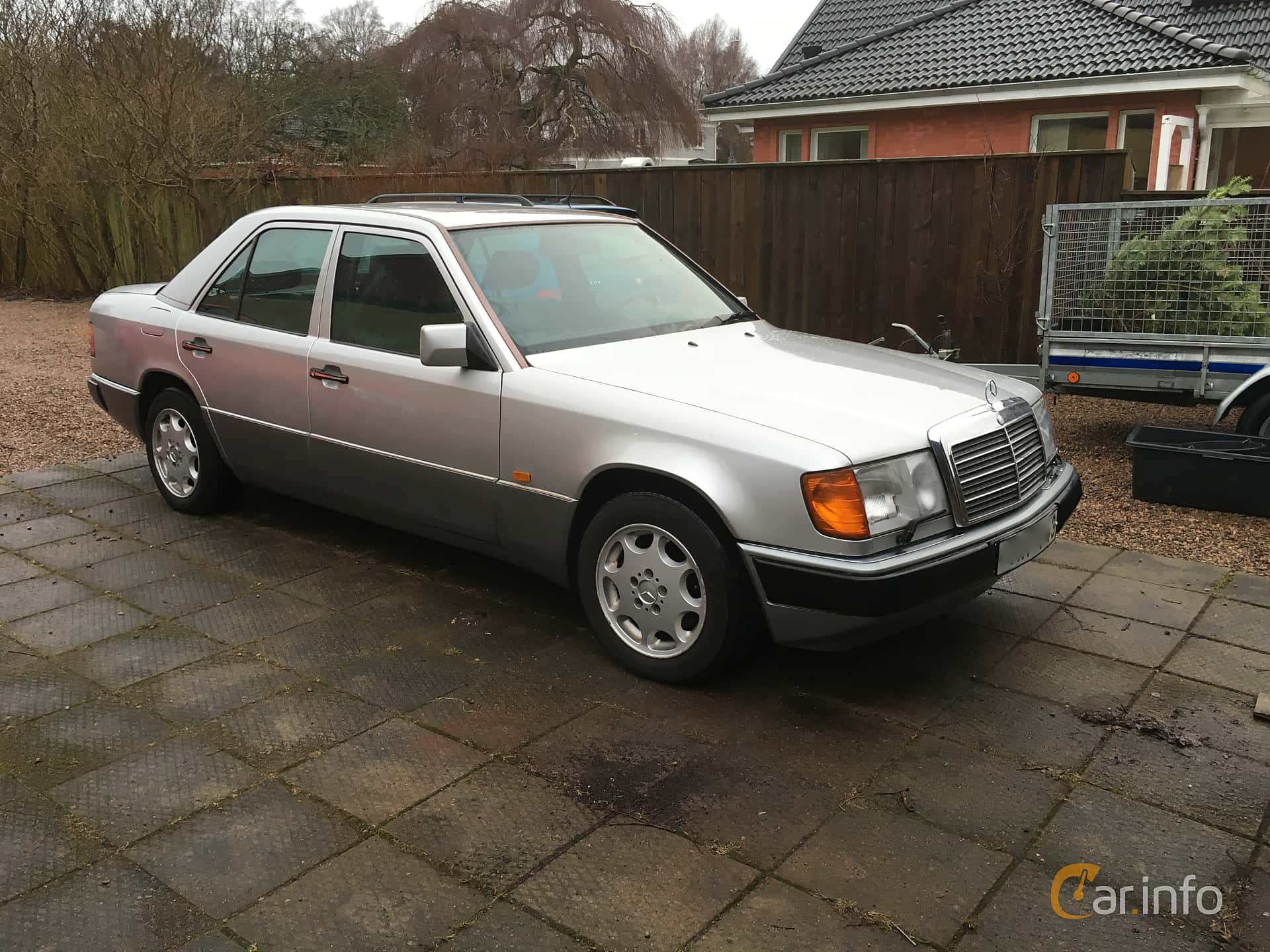 Mercedes-Benz E 420  Automatic, 279hp, 1993