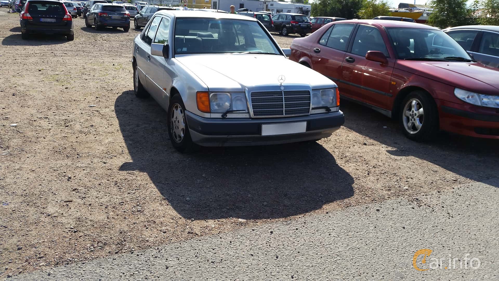 Mercedes-Benz E 220  Manual, 150hp, 1993