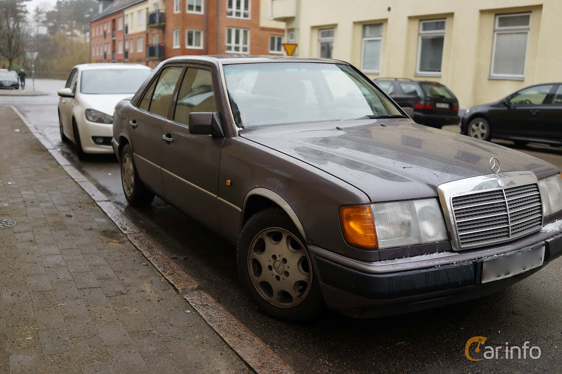 Mercedes-Benz 230 E  Manual, 132hp, 1992