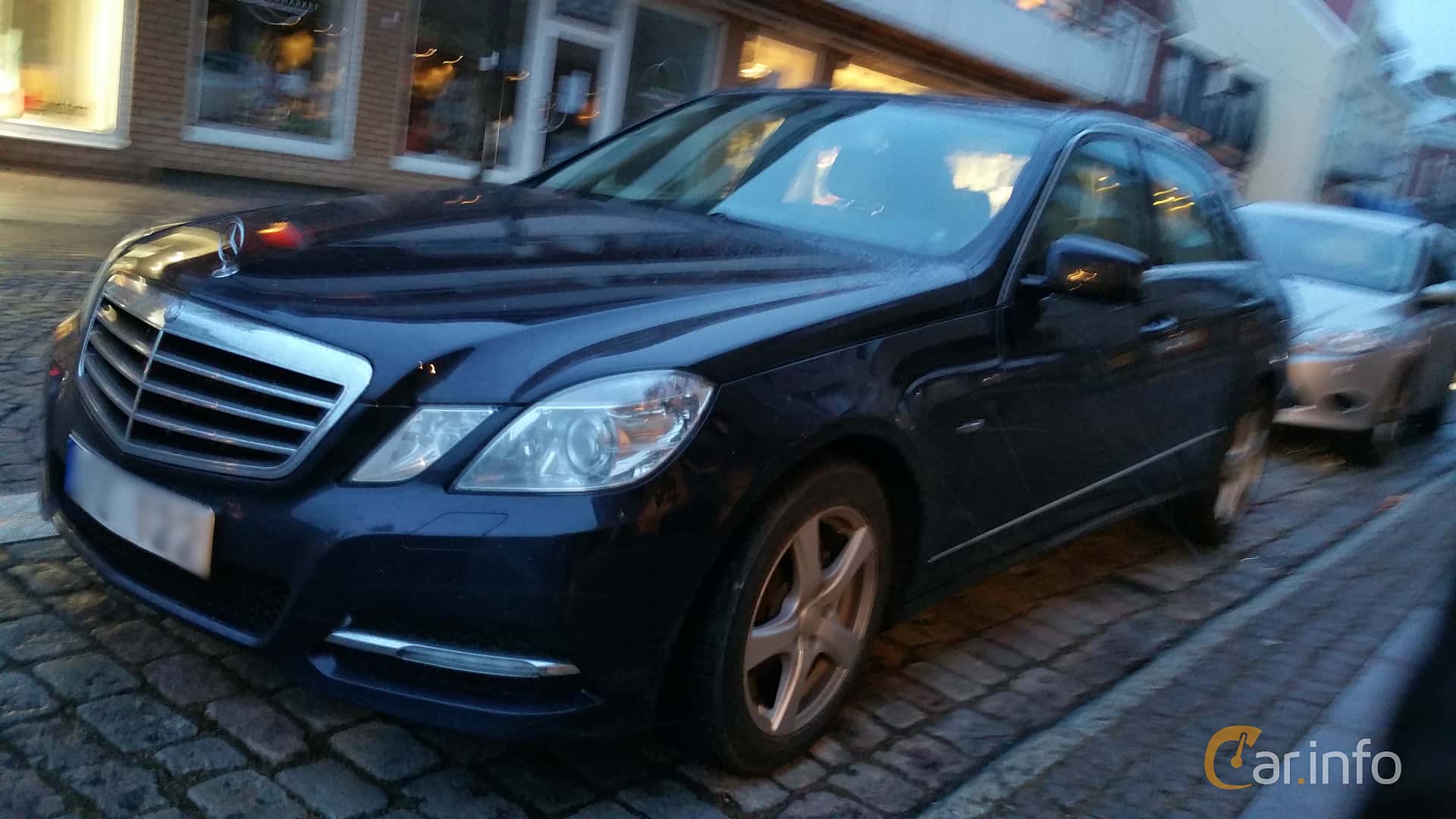 Mercedes-Benz E 200 CGI BlueEFFICIENCY  184hp, 2011