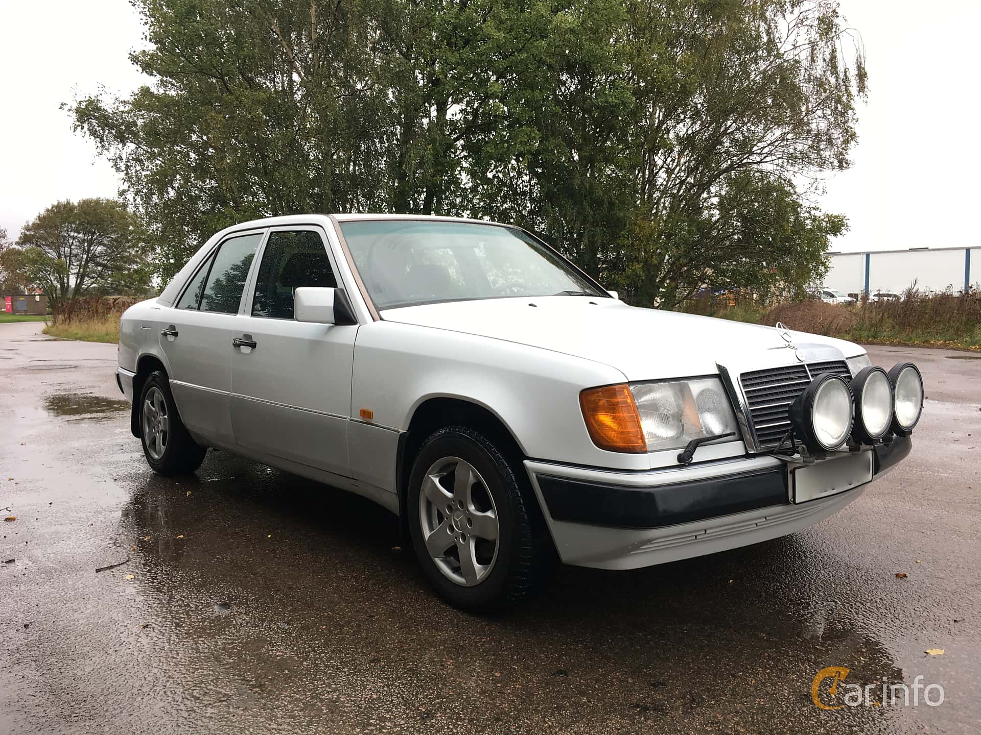 Mercedes-Benz 250 D  Manual, 94hp, 1992