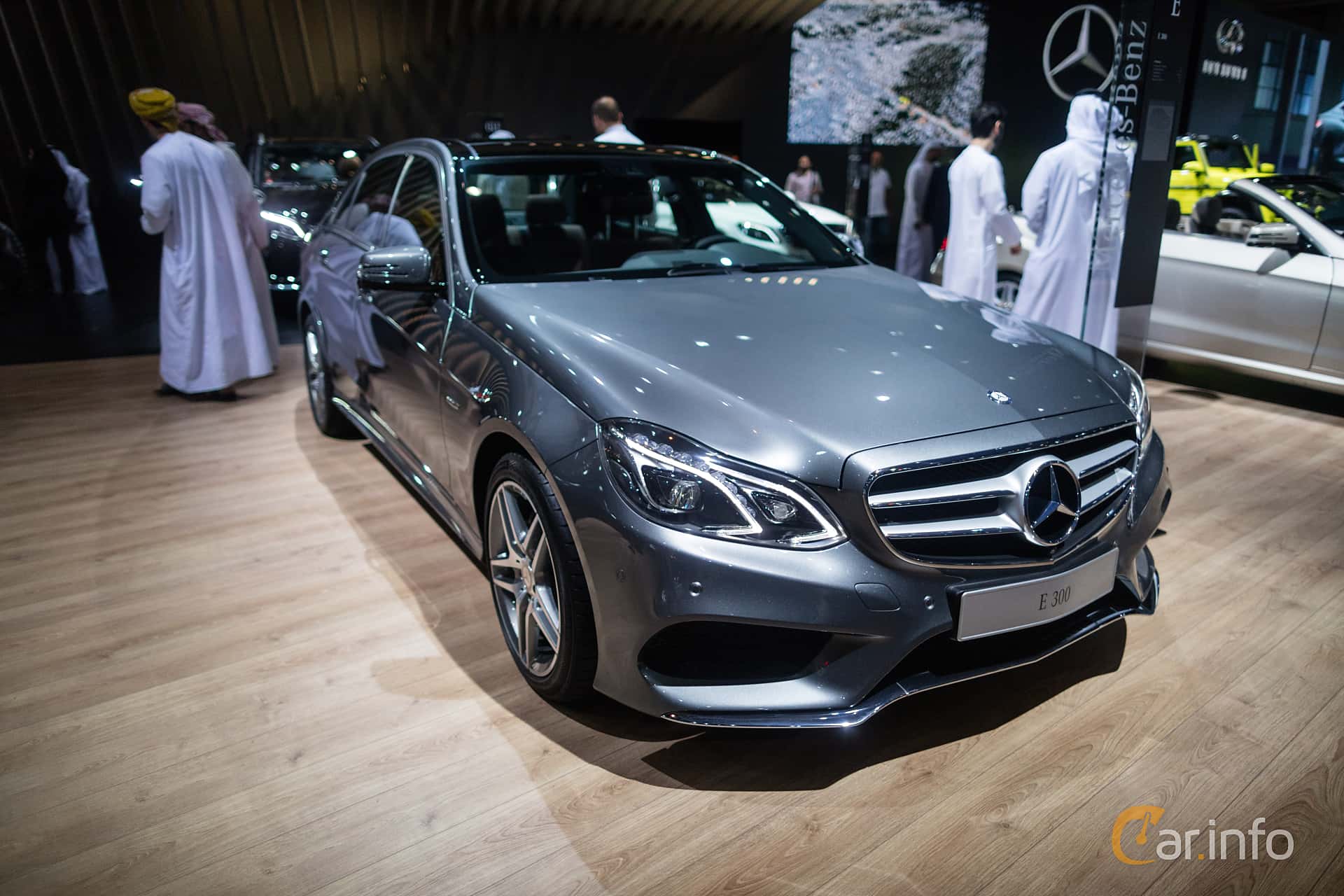 Mercedes-Benz E 500  7G-Tronic Plus, 408hp, 2016