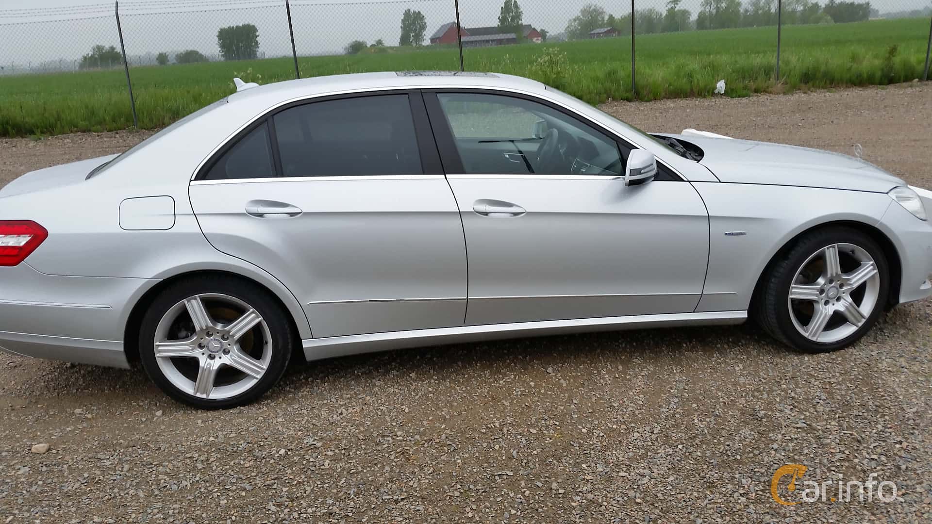 Mercedes-Benz E 200 NGT BlueEFFICIENCY  5G-Tronic, 163hp, 2011