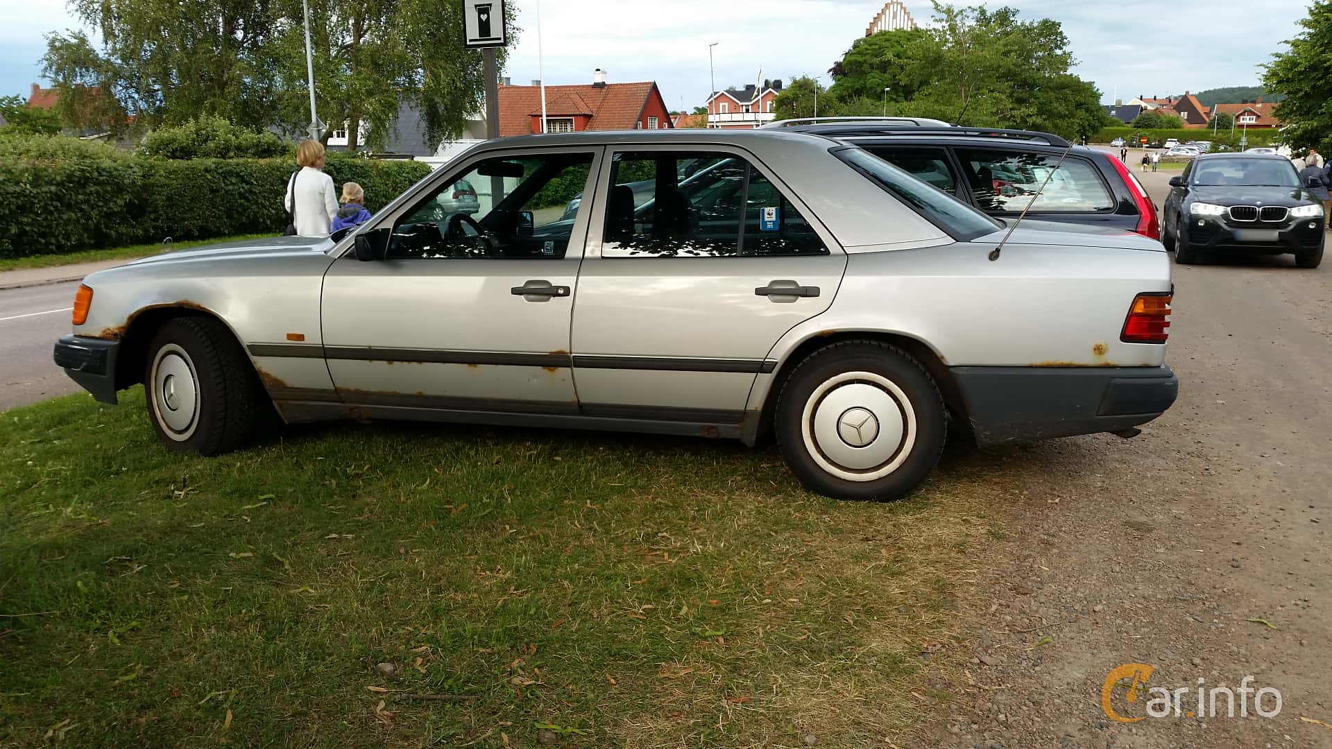 Mercedes-Benz 200 E  Manual, 118hp, 1989