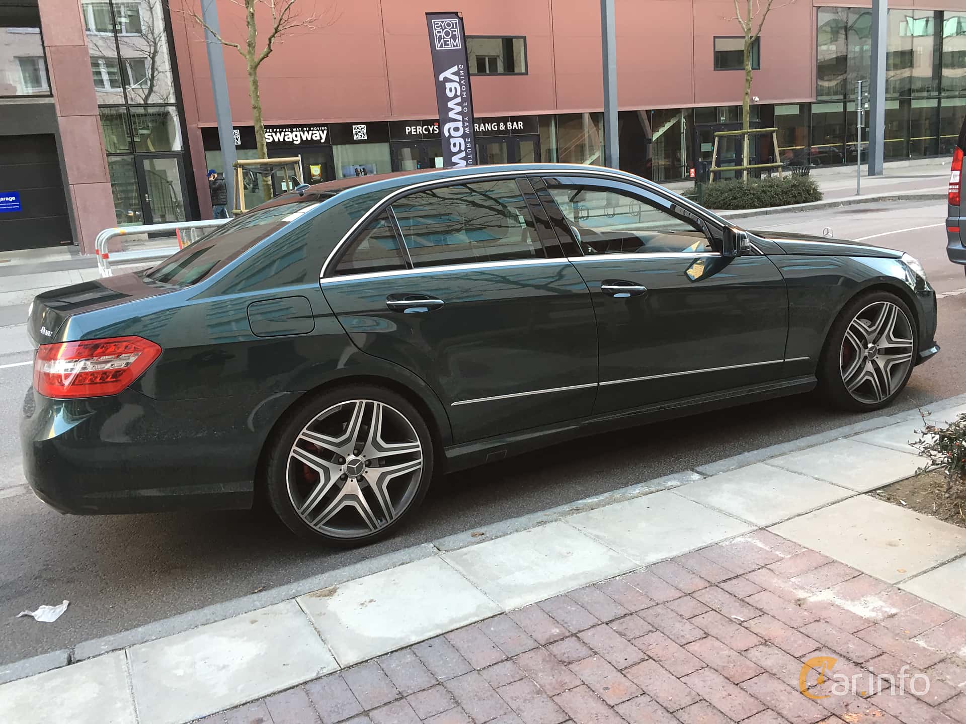Mercedes-Benz E 500 4MATIC W212